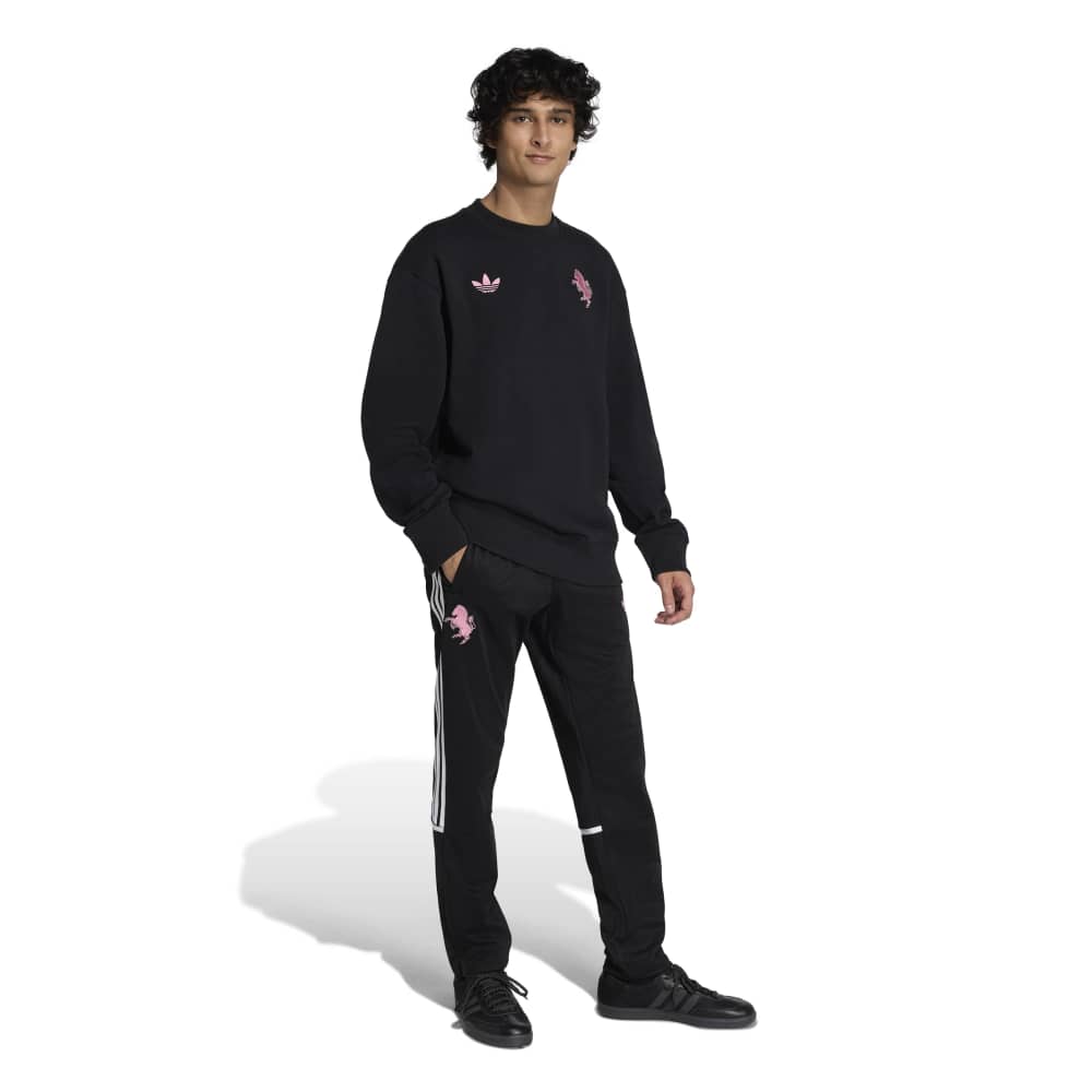 Adidas Juventus Lifestyler Crew Sweater Zwart Roze Adidas Juventus Lifestyler Crew Trainingspak Zwart Roze Wit