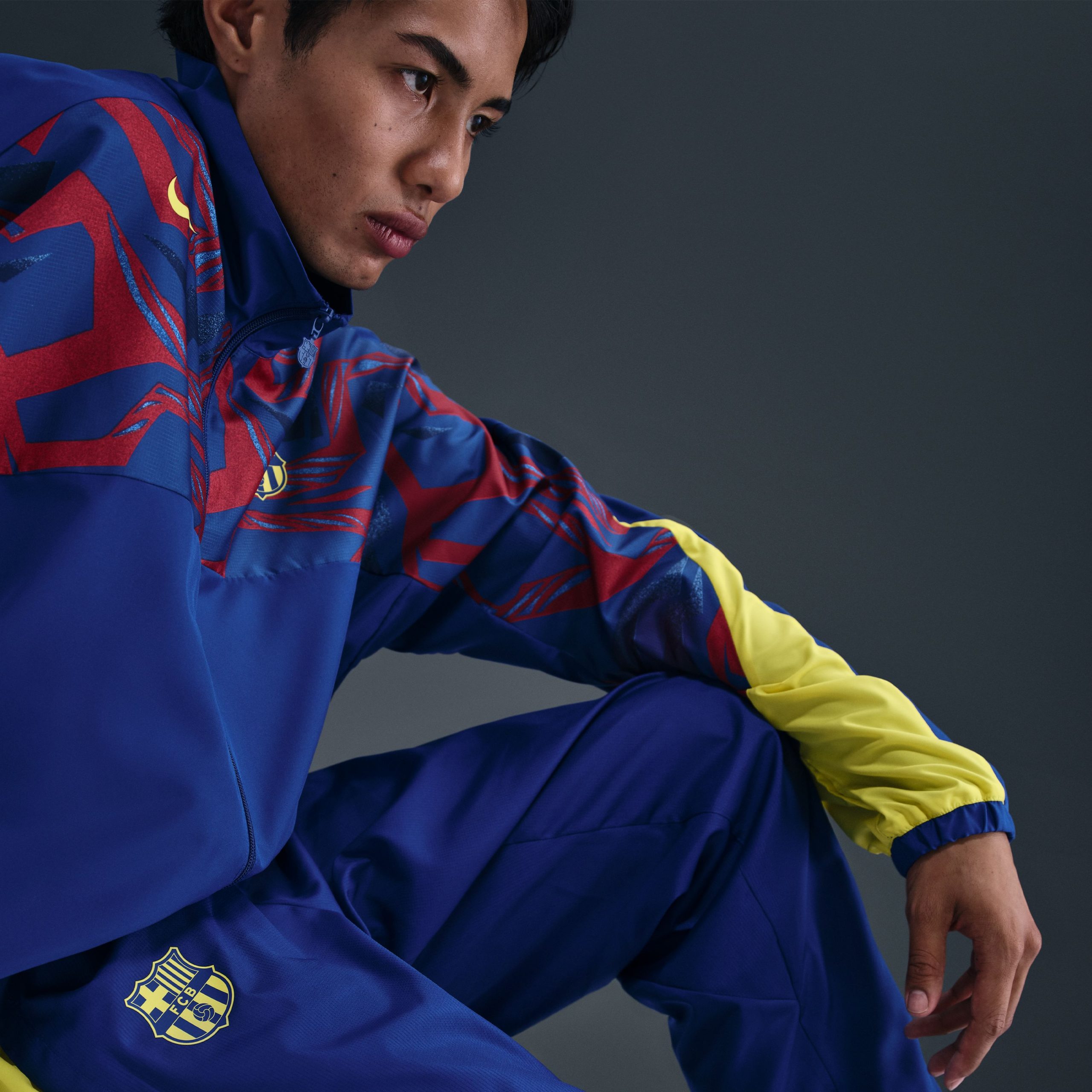 Nike FC Barcelona Woven Trainingsbroek 2025-2026 Donkerblauw Geel Nike FC Barcelona Woven Trainingsbroek 2025-2026 Donkerblauw Geel - foto 4