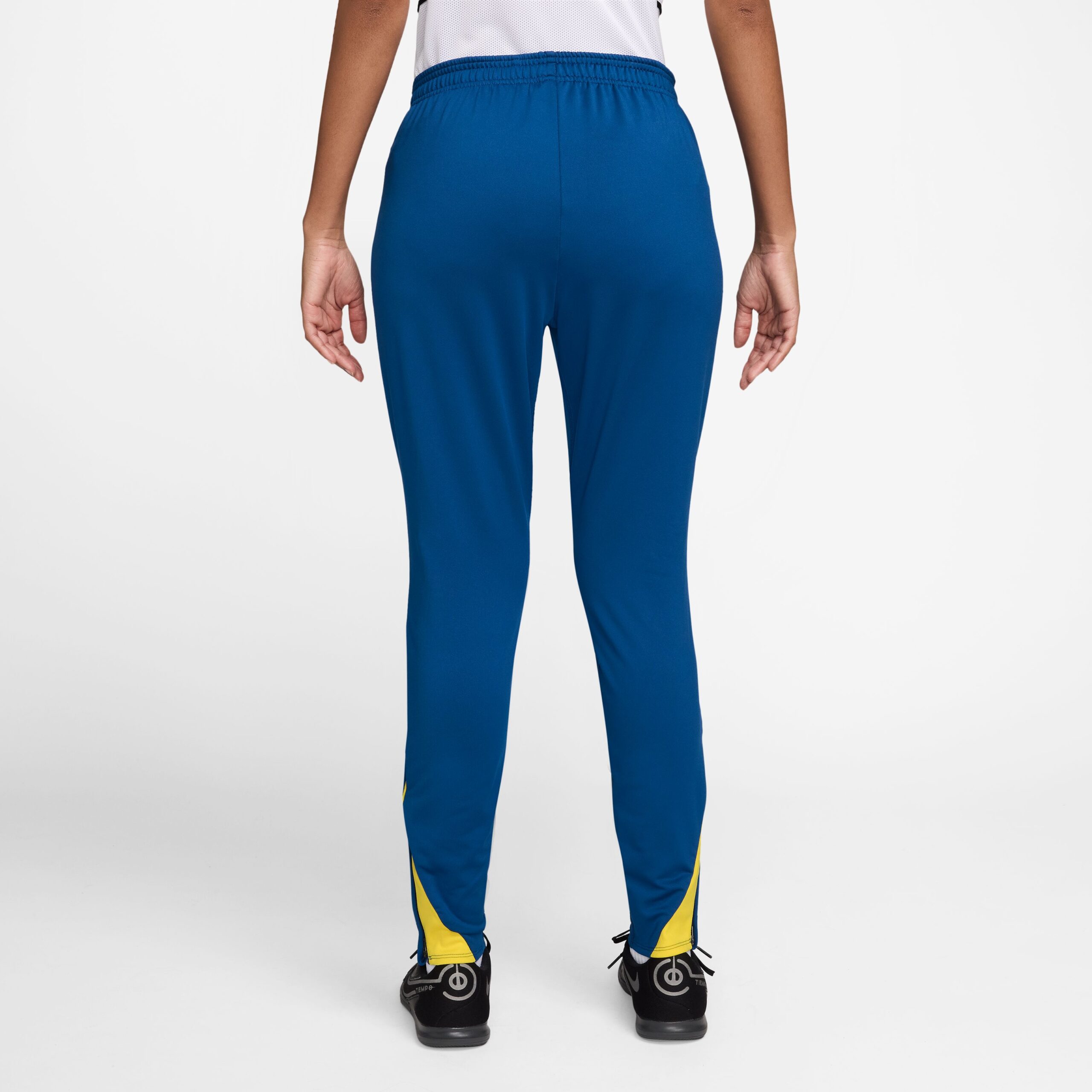 Nike FC Barcelona Strike Trainingspak 1/4-Zip 2025-2026 Dames Lichtblauw Donkerblauw Felgeel Nike FC Barcelona Strike Trainingspak 1/4-Zip 2025-2026 Dames Lichtblauw Donkerblauw Felgeel - foto 6