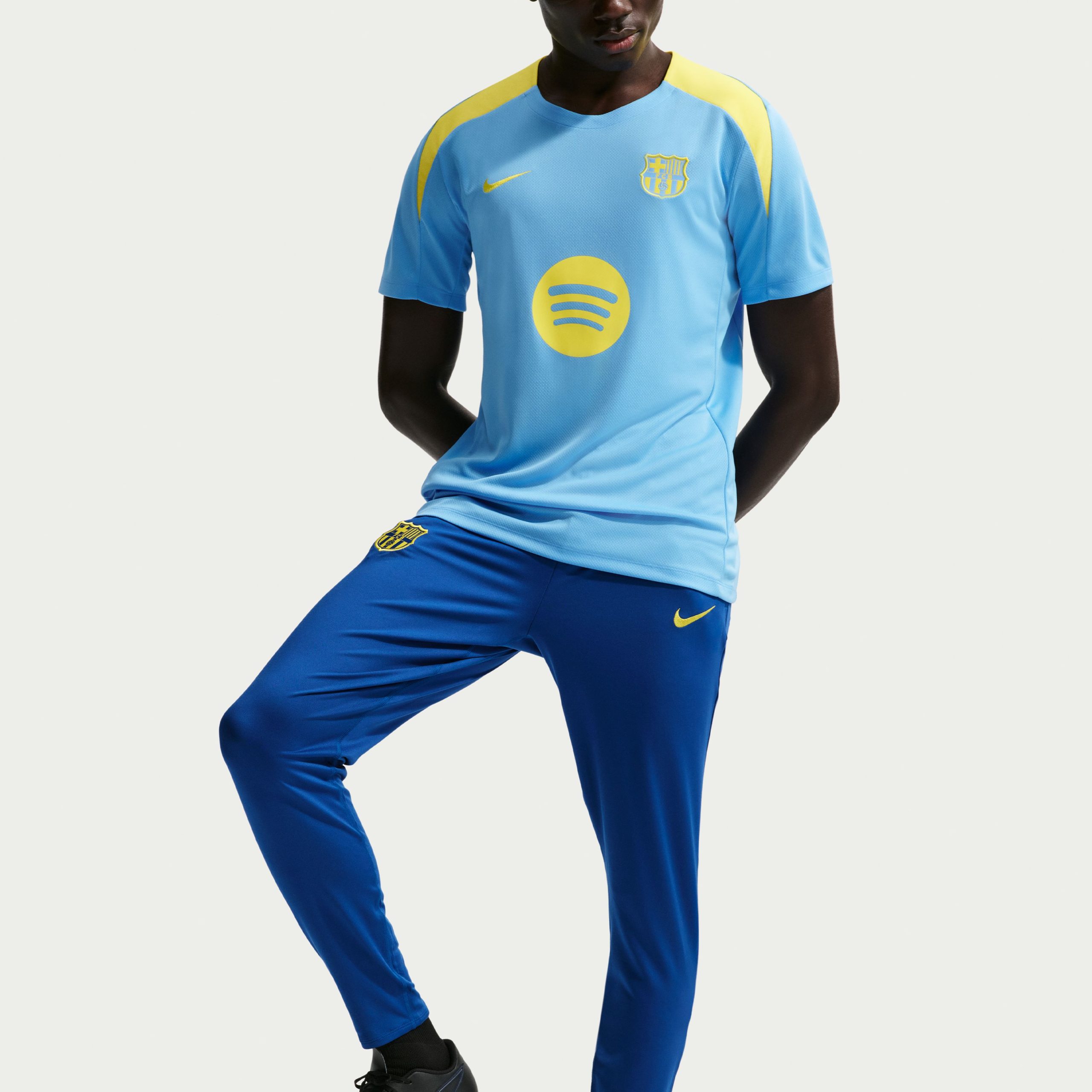 Nike FC Barcelona Strike Trainingsbroek 2025-2026 Donkerblauw Felgeel Nike FC Barcelona Strike Trainingsbroek 2025-2026 Donkerblauw Felgeel - foto 3