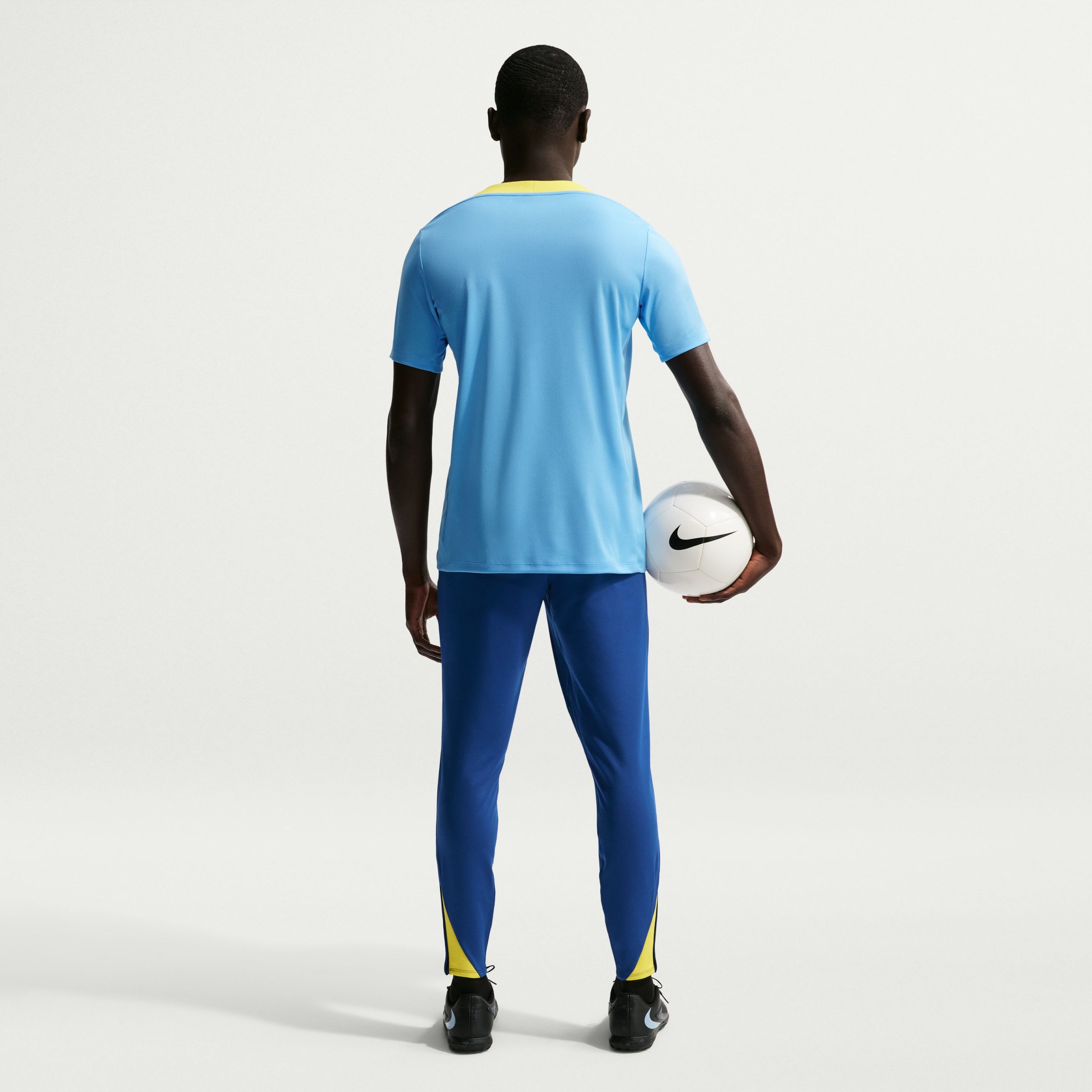 Nike FC Barcelona Strike Trainingsbroek 2025-2026 Donkerblauw Felgeel Nike FC Barcelona Strike Trainingsbroek 2025-2026 Donkerblauw Felgeel - foto 5
