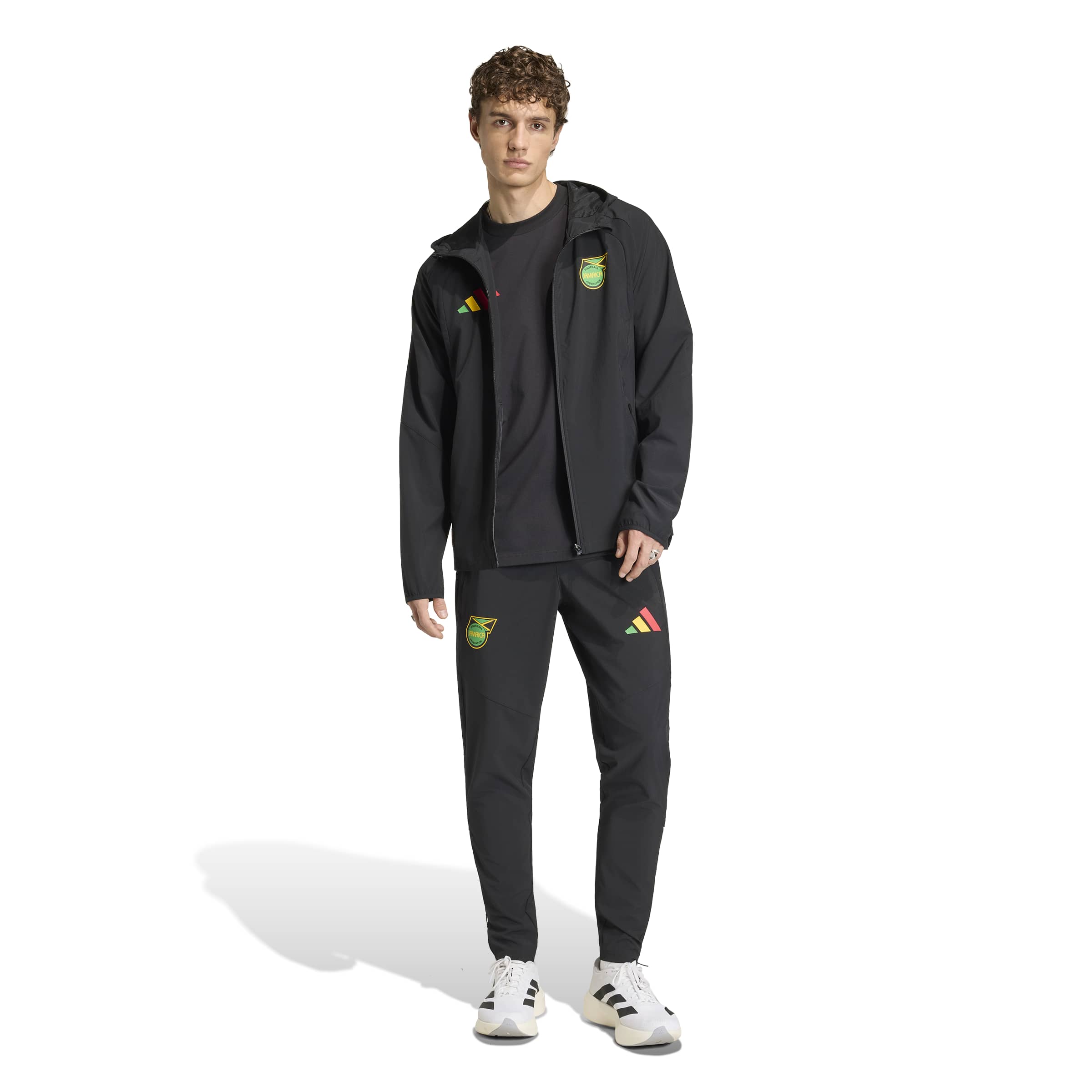 Adidas Jamaica X Bob Marley Tiro Travel Trainingsjack 2026-2028 Zwart Groen Geel Rood Adidas Jamaica X Bob Marley Tiro Travel Trainingspak Full-Zip 2026-2028 Zwart Groen Geel Rood