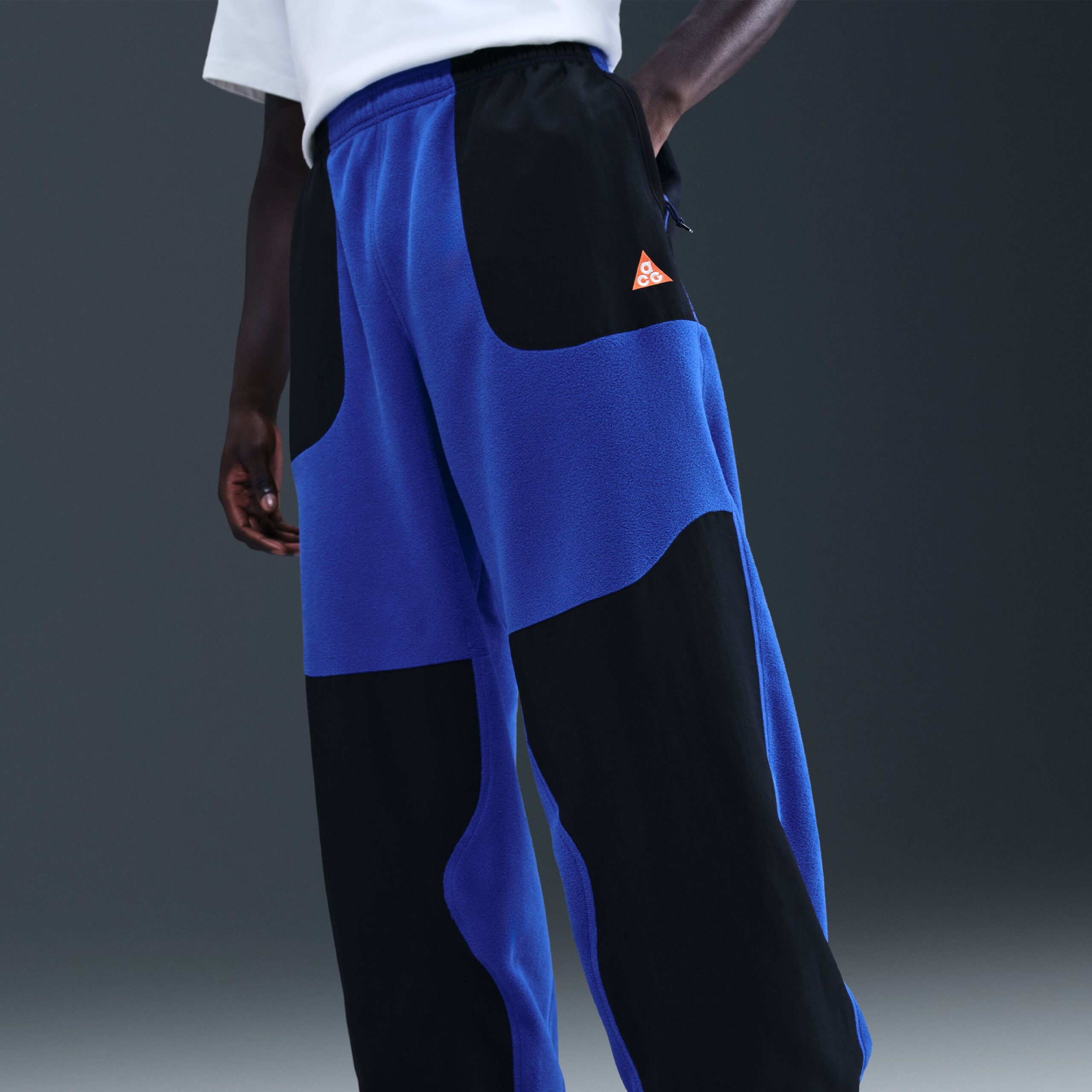 Nike Inter Milan X ACG Wolf Tree Trainingsbroek 2025-2026 Donkerblauw Zwart Oranje Nike Inter Milan X ACG Wolf Tree Trainingsbroek 2025-2026 Donkerblauw Zwart Oranje - foto 2