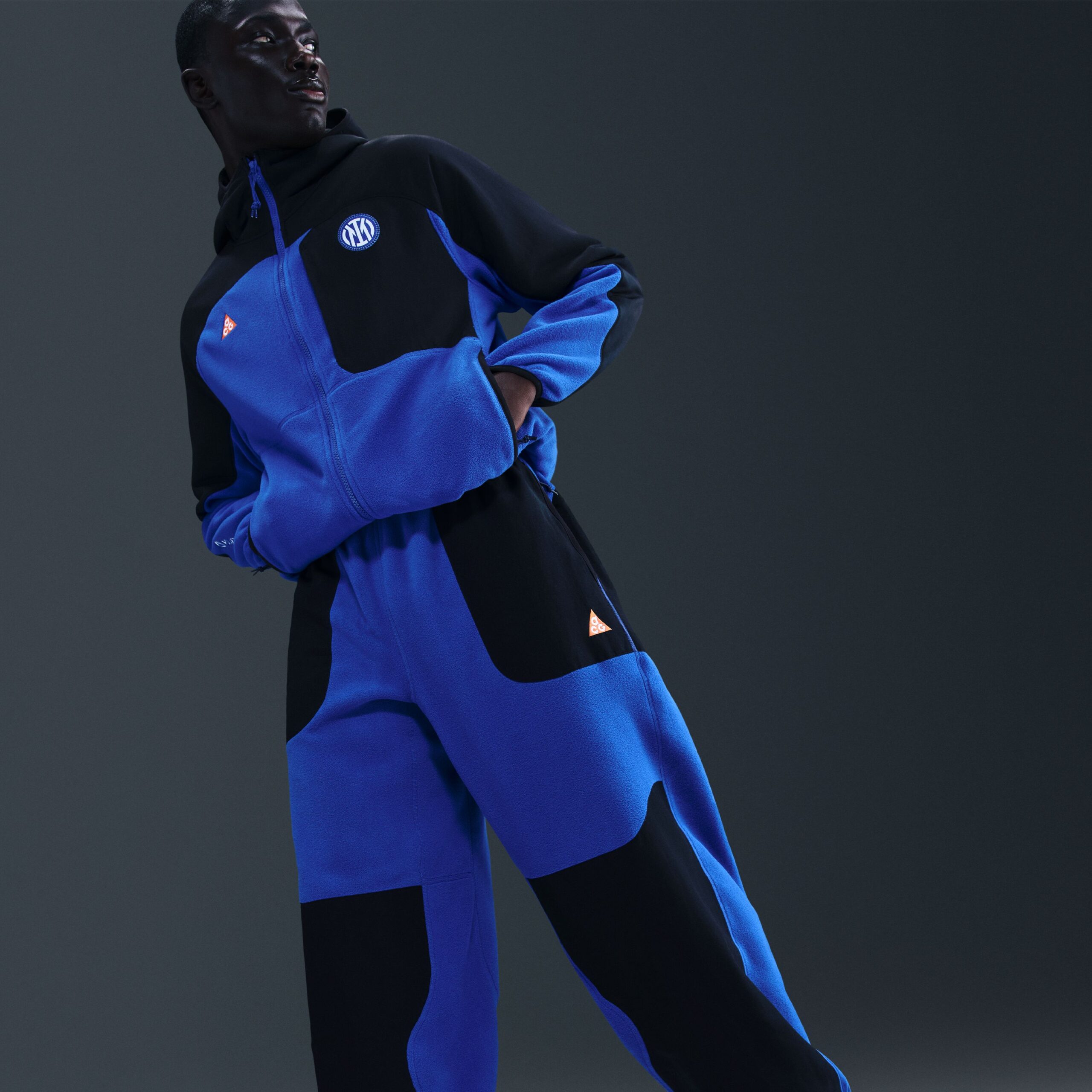 Nike Inter Milan X ACG Wolf Tree Trainingsbroek 2025-2026 Donkerblauw Zwart Oranje Nike Inter Milan X ACG Wolf Tree Trainingsbroek 2025-2026 Donkerblauw Zwart Oranje - foto 3