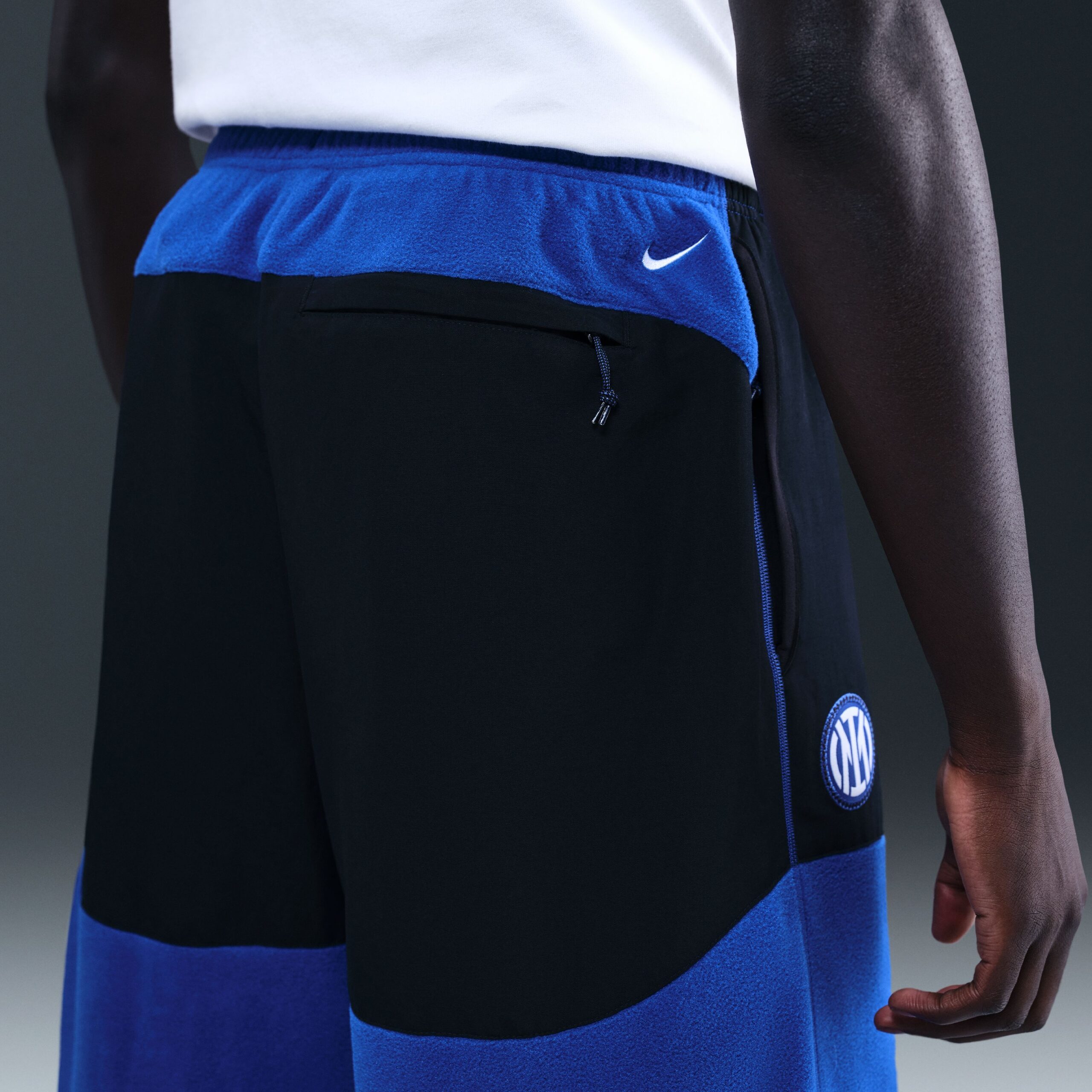 Nike Inter Milan X ACG Wolf Tree Trainingsbroek 2025-2026 Donkerblauw Zwart Oranje Nike Inter Milan X ACG Wolf Tree Trainingsbroek 2025-2026 Donkerblauw Zwart Oranje - foto 4