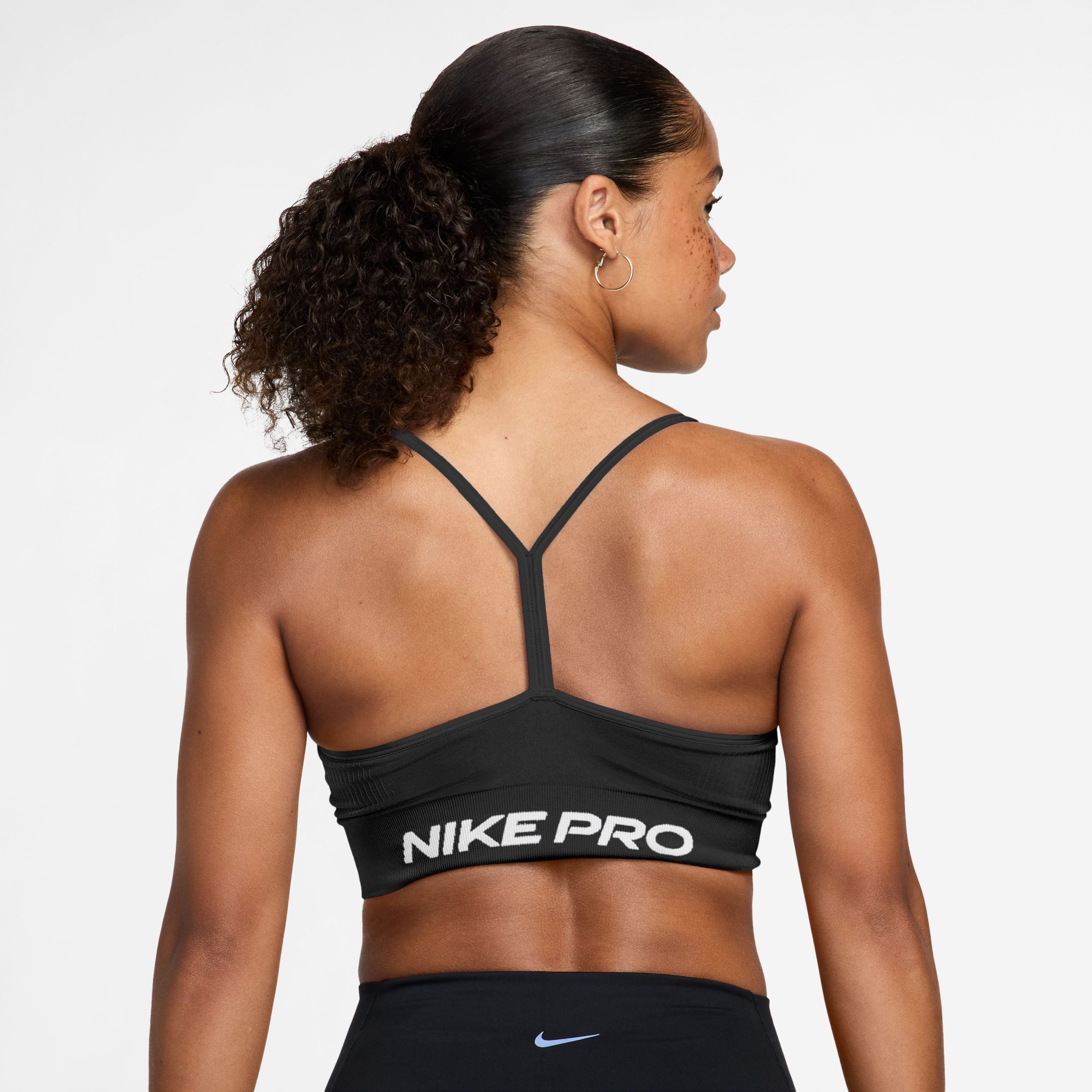 Nike Pro Seamless Sportbeha Dames Zwart Wit Nike Pro Seamless Sportbeha Dames Zwart Wit - Afbeelding 2