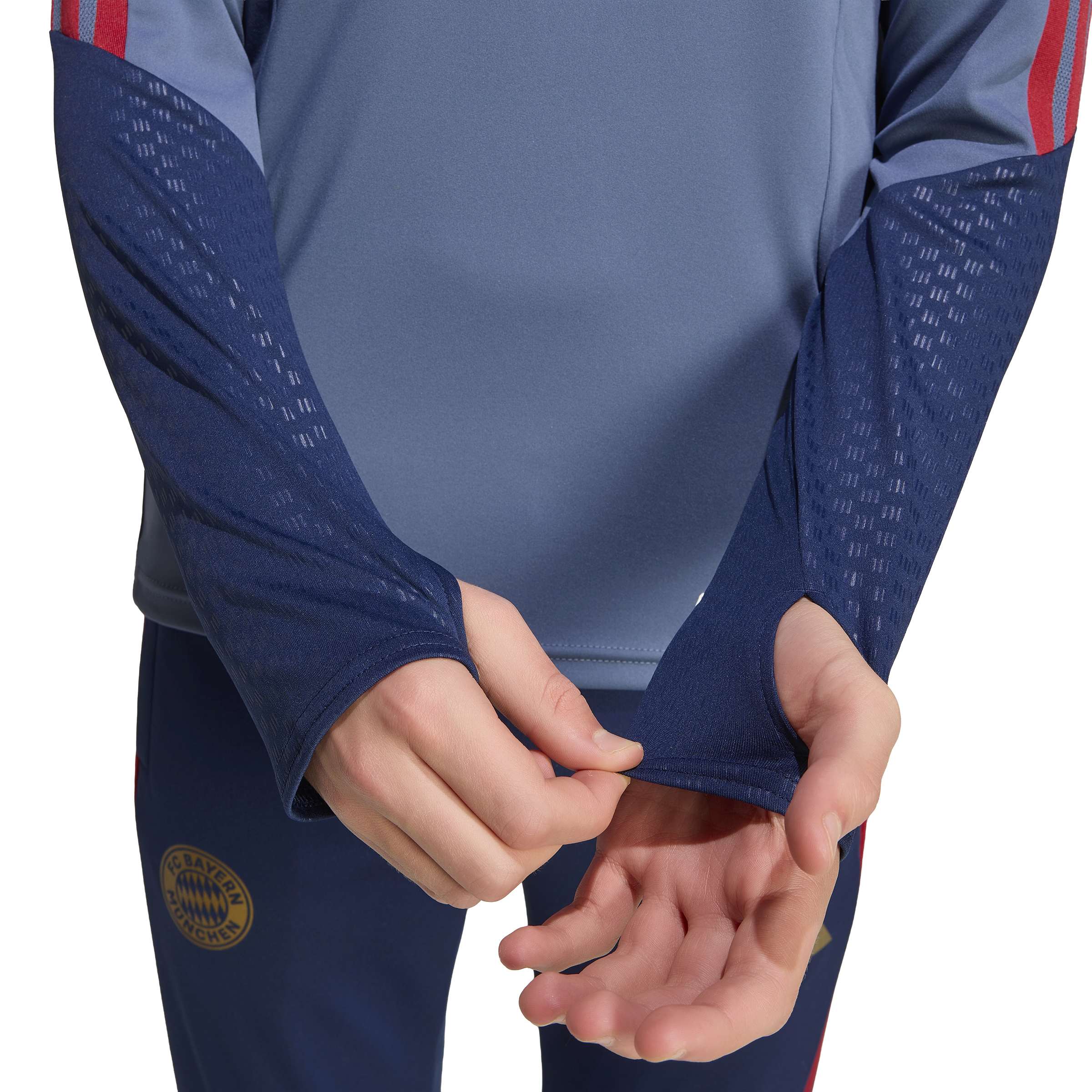 Adidas Bayern München Trainingstrui 1/4-Zip 2026-2027 Kids Donkerblauw Rood Goud Adidas Bayern München Trainingstrui 1/4-Zip 2026-2027 Kids Donkerblauw Rood Goud - foto 4