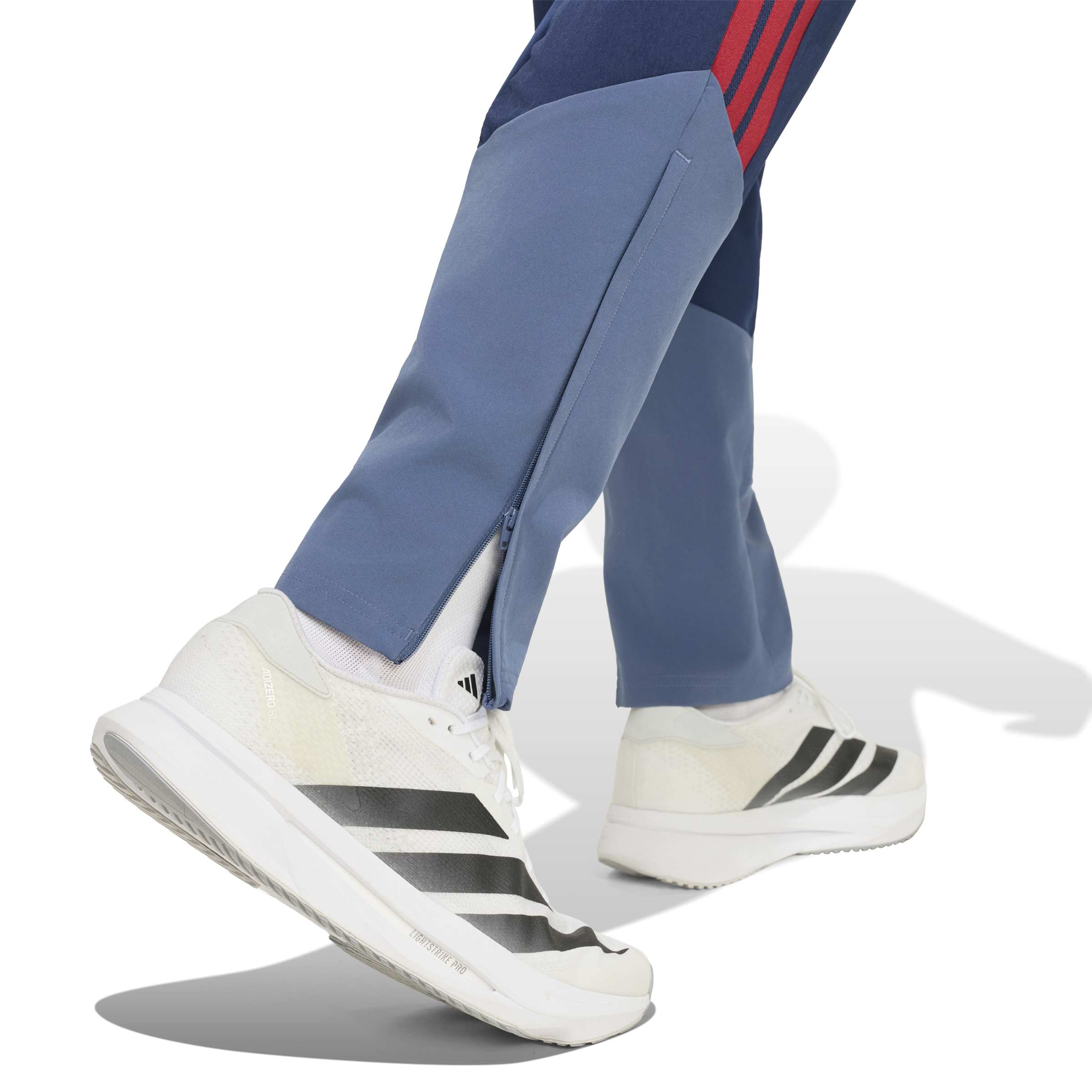Adidas Bayern München Presentatie Trainingsbroek 2026-2027 Donkerblauw Rood Goud Adidas Bayern München Presentatie Trainingsbroek 2026-2027 Donkerblauw Rood Goud - Afbeelding 4