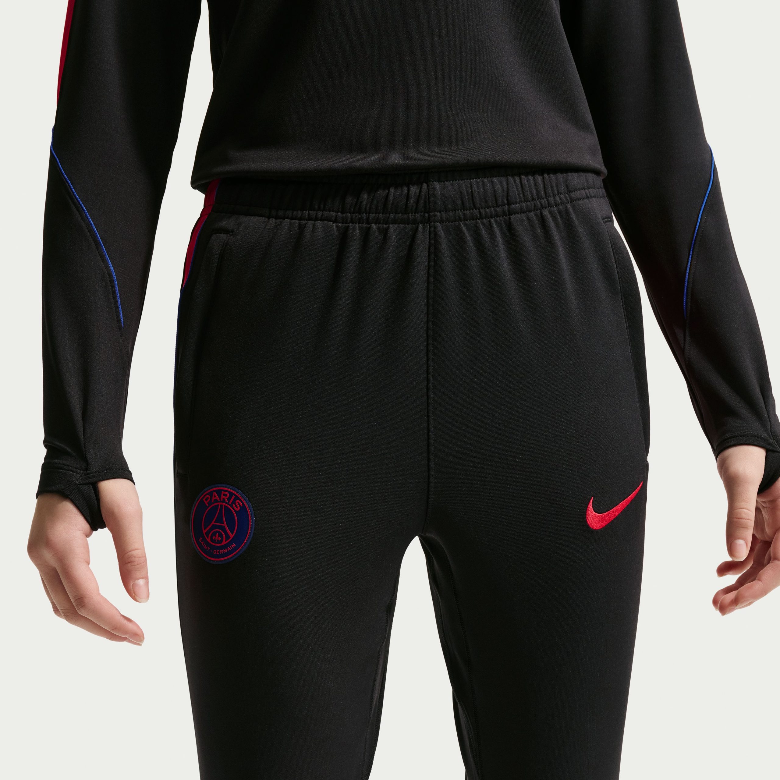 Nike Paris Saint-Germain Strike Trainingsbroek 2026-2027 Kids Zwart Felrood Donkerblauw Nike Paris Saint-Germain Strike Trainingsbroek 2026-2027 Kids Zwart Felrood Donkerblauw - Afbeelding 4