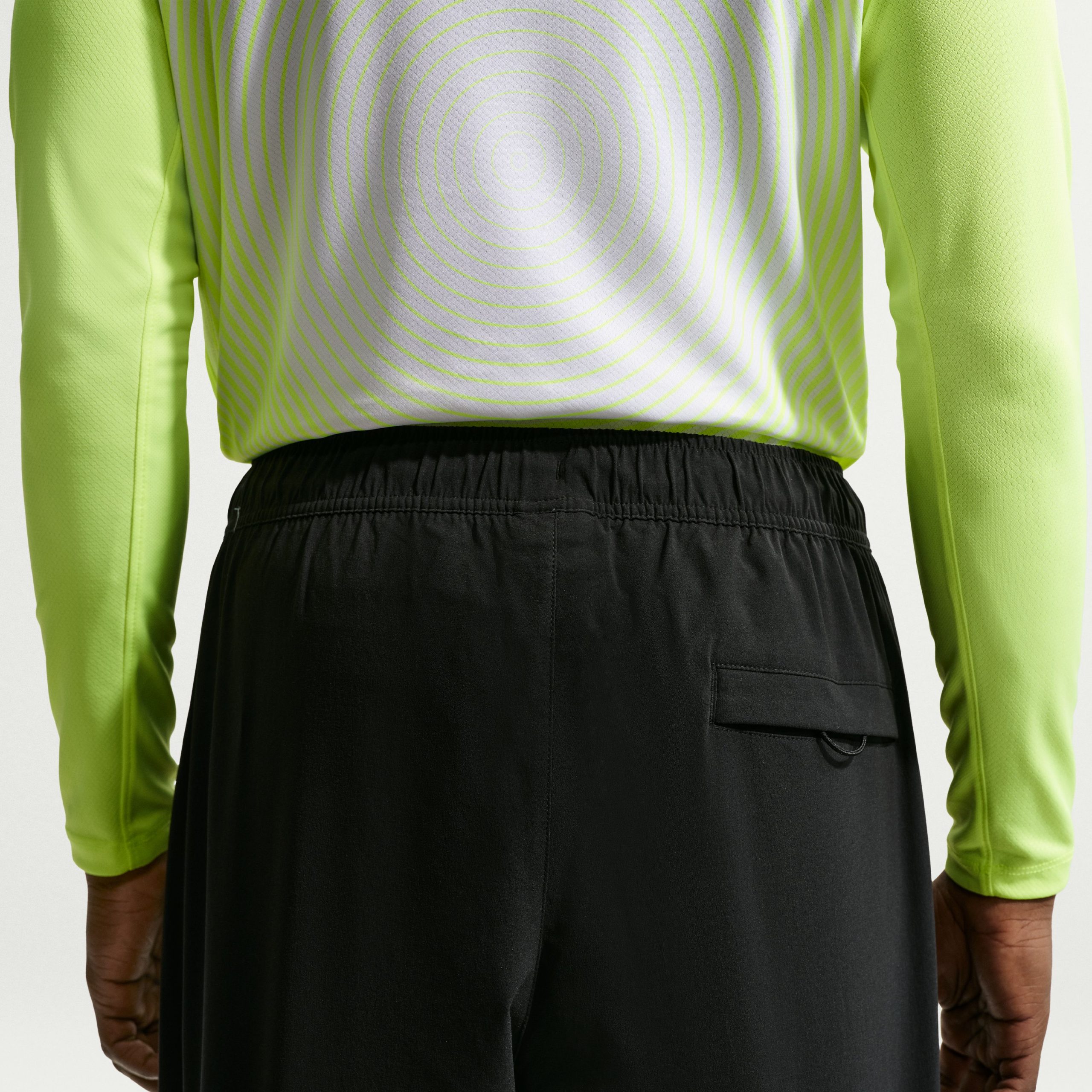 Nike Paris Saint-Germain Tech Woven Trainingsbroek 2026-2027 Zwart Wit Nike Paris Saint-Germain Tech Woven Trainingsbroek 2026-2027 Zwart Wit - Afbeelding 4