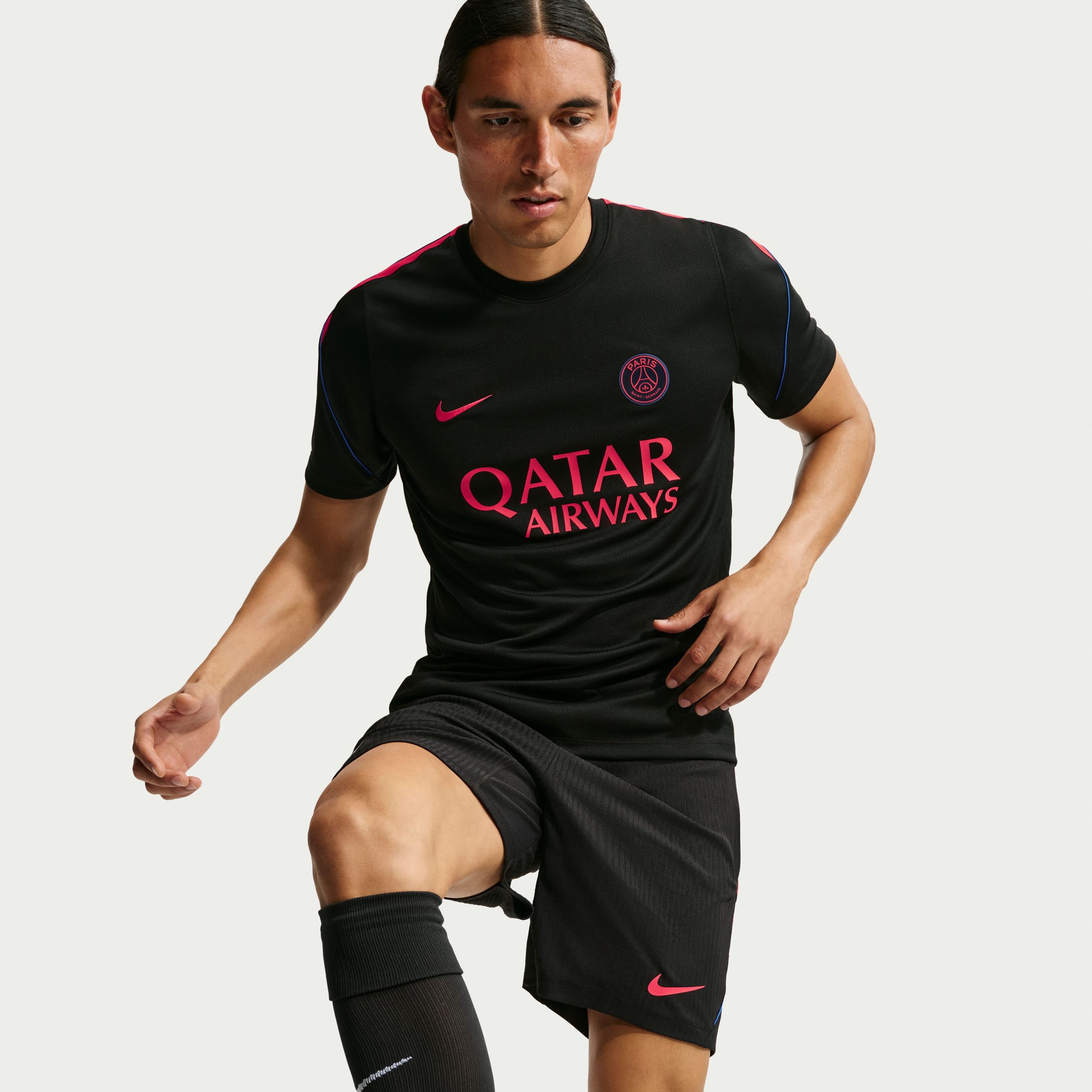 Nike Paris Saint-Germain Strike Trainingsset 2026-2027 Zwart Felrood Donkerblauw Nike Paris Saint-Germain Strike Trainingsset 2026-2027 Zwart Felrood Donkerblauw - Afbeelding 4