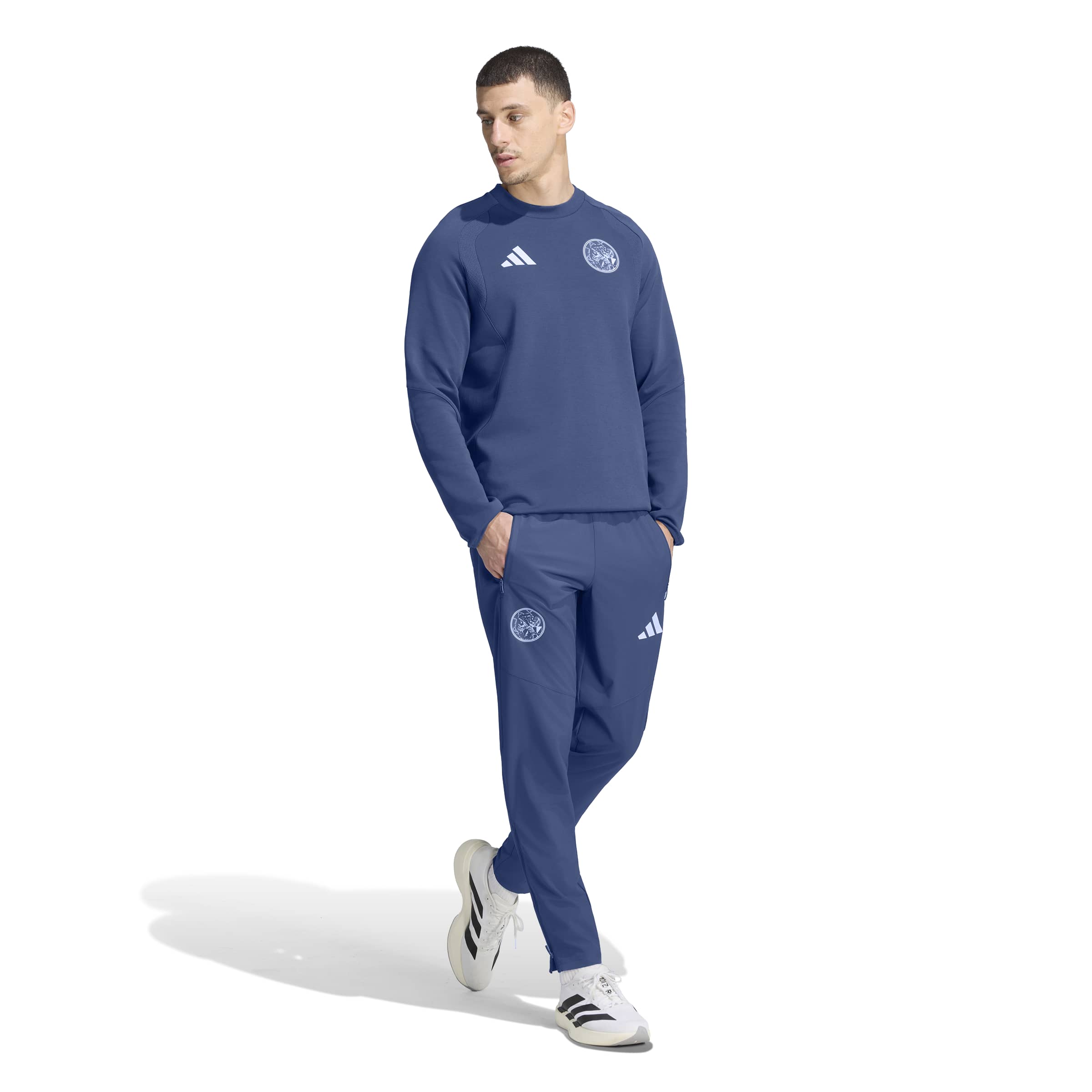 Adidas Ajax Tiro Travel Crew Sweater 2026-2027 Donkerblauw Lichtblauw Adidas Ajax Tiro Travel Crew Sweater 2026-2027 Donkerblauw Lichtblauw - Afbeelding 5