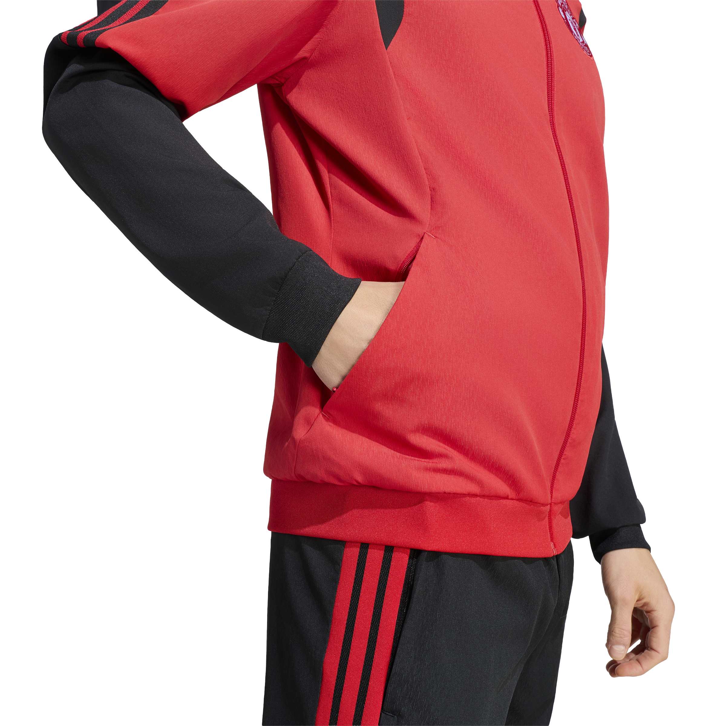 Adidas Manchester United Presentatie Trainingsjack 2026-2027 Rood Zwart Wit Adidas Manchester United Presentatie Trainingsjack 2026-2027 Rood Zwart Wit - Afbeelding 4