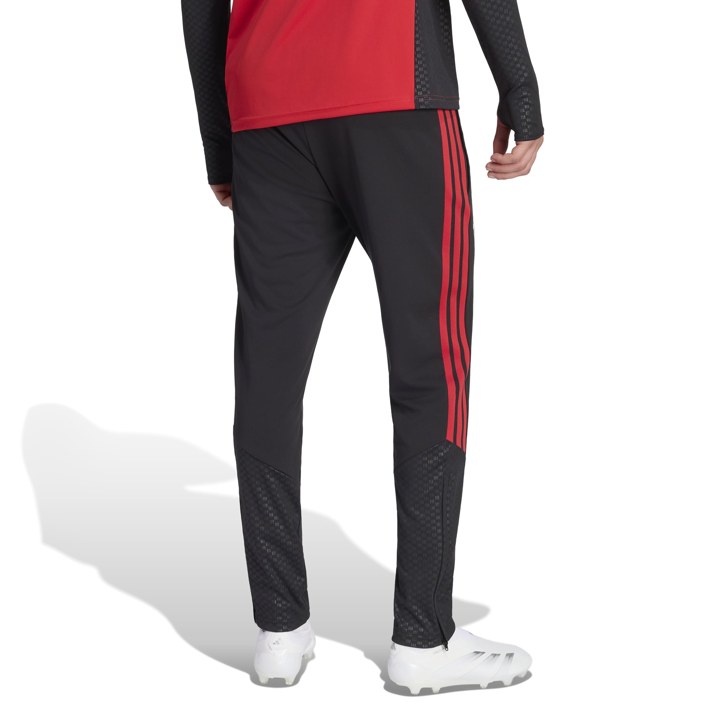 Adidas Manchester United Trainingsbroek 2026-2027 Zwart Rood Wit Adidas Manchester United Trainingsbroek 2026-2027 Zwart Rood Wit - Afbeelding 2