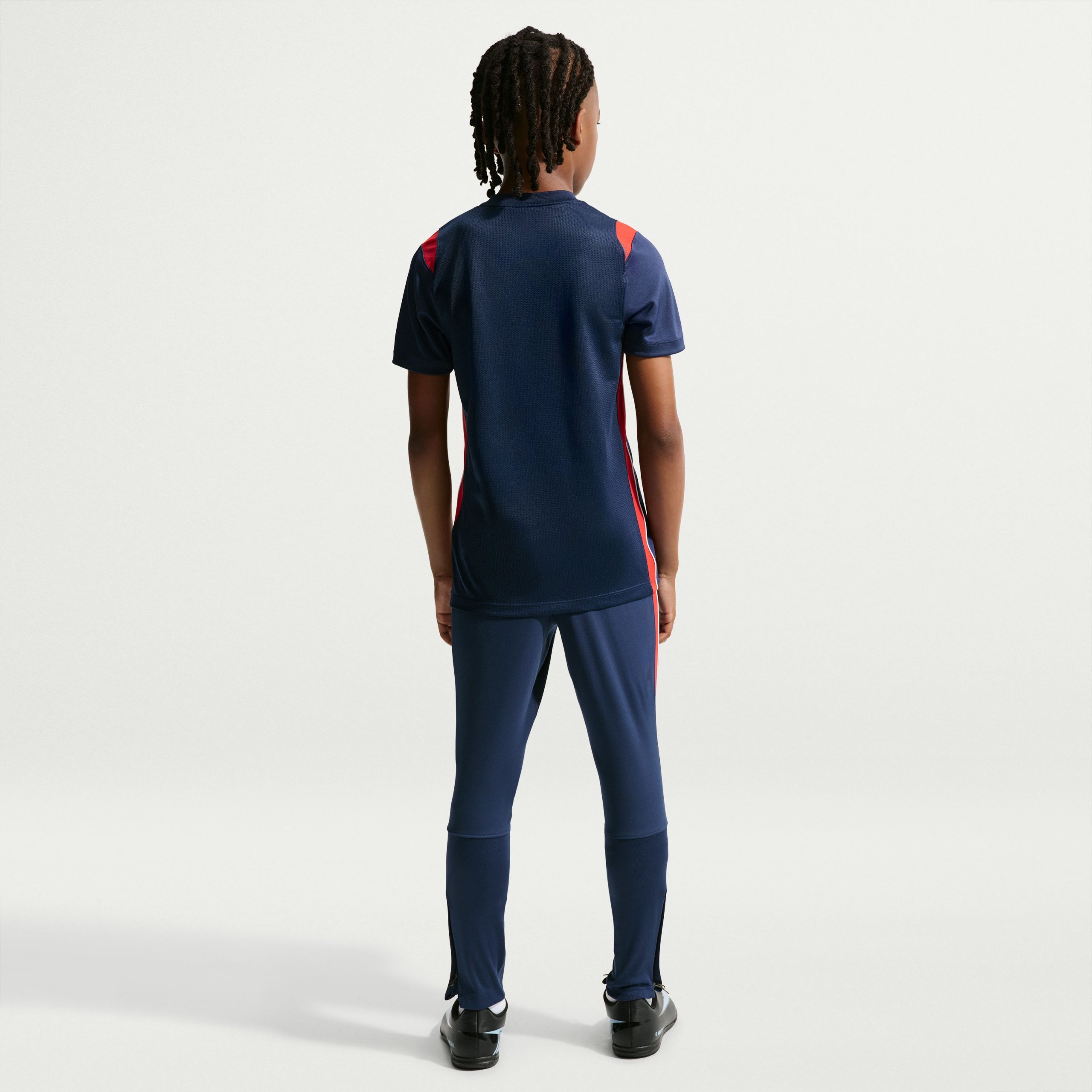 Nike Paris Saint-Germain Academy Pro Trainingsbroek 2026-2027 Kids Donkerblauw Wit Rood Nike Paris Saint-Germain Academy Pro Trainingsbroek 2026-2027 Kids Donkerblauw Wit Rood - Afbeelding 2