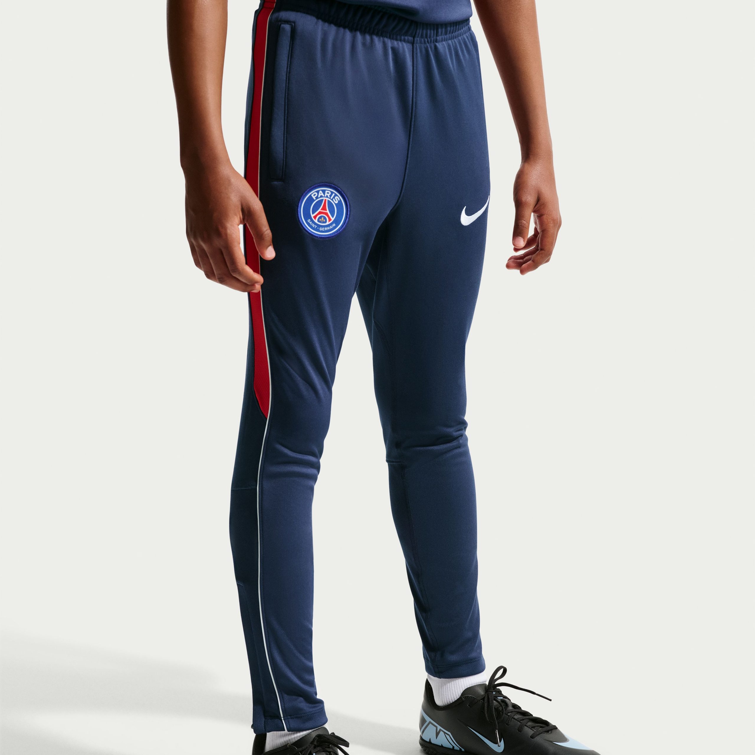 Nike Paris Saint-Germain Academy Pro Trainingsbroek 2026-2027 Kids Donkerblauw Wit Rood Nike Paris Saint-Germain Academy Pro Trainingsbroek 2026-2027 Kids Donkerblauw Wit Rood - Afbeelding 4