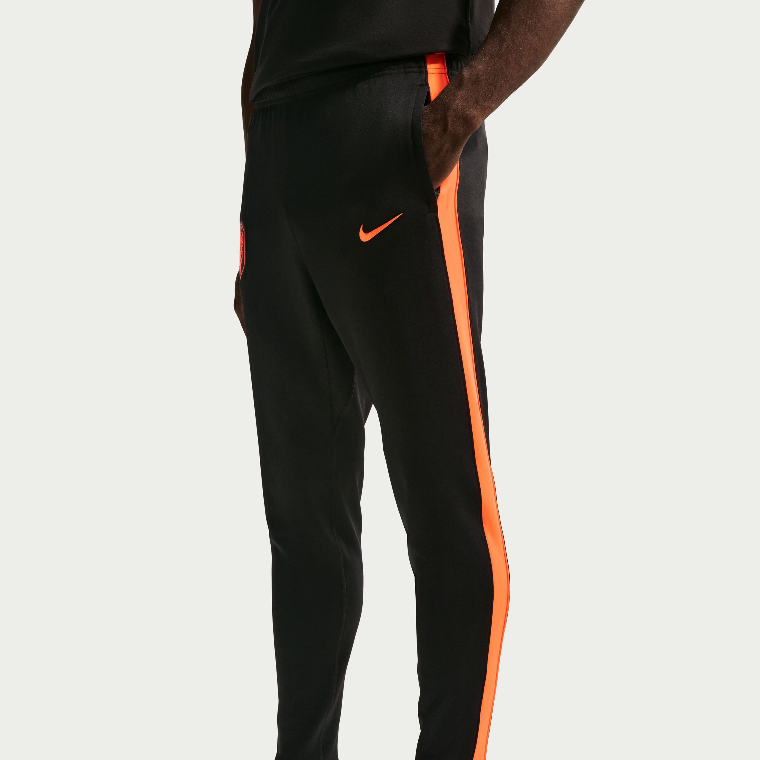 Nike Nederland Strike Trainingspak Full-Zip 2026-2028 Zwart Oranje Nike Nederland Strike Trainingspak Full-Zip 2026-2028 Zwart Oranje - foto 7