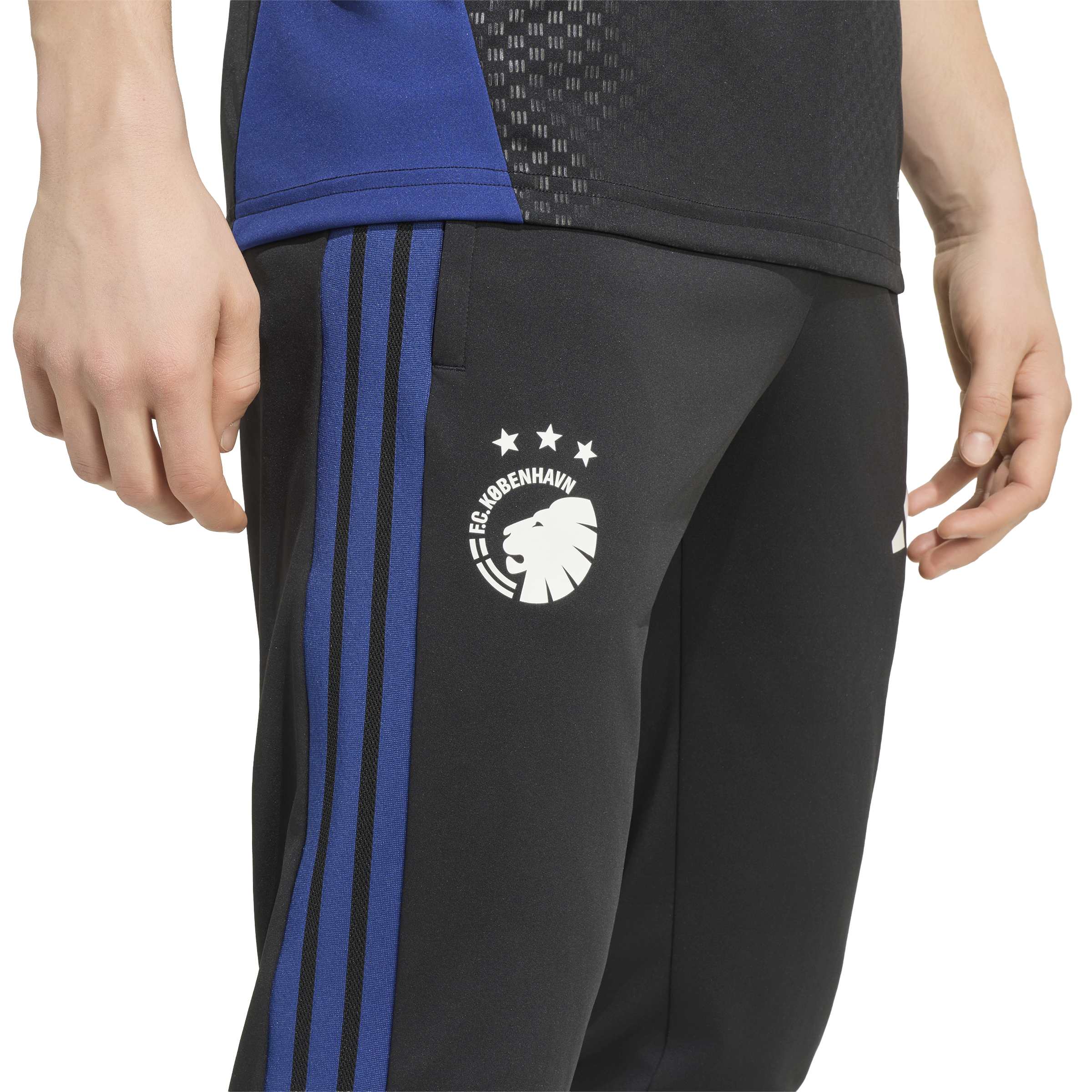 Adidas Kopenhagen Trainingsbroek 2026-2027 Zwart Donkerblauw Wit Adidas Kopenhagen Trainingsbroek 2026-2027 Zwart Donkerblauw Wit - foto 3