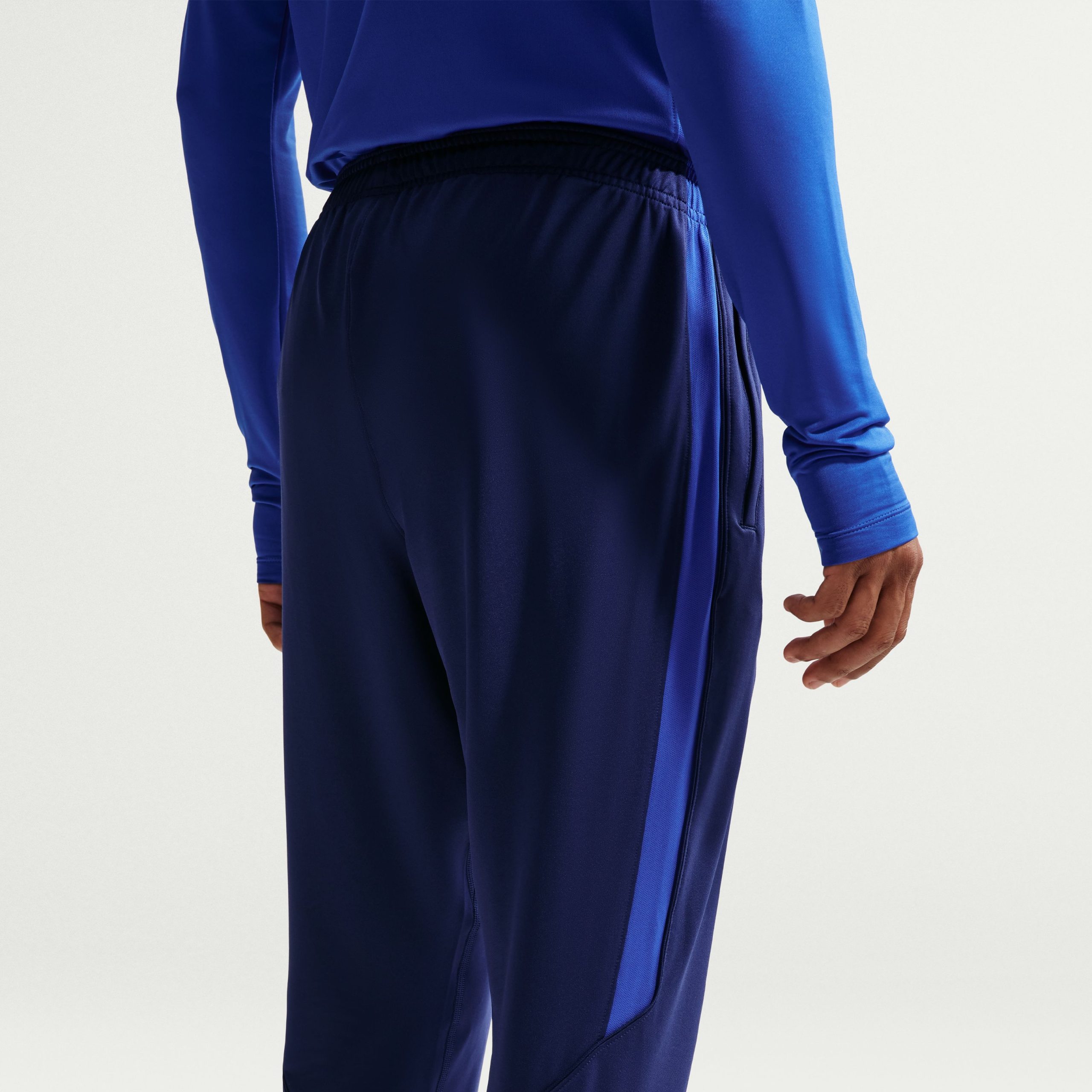 Nike Inter Milan Strike Trainingsbroek 2026-2027 Donkerblauw Wit Nike Inter Milan Strike Trainingspak 1/4-Zip 2026-2027 Wit Donkerblauw - foto 7