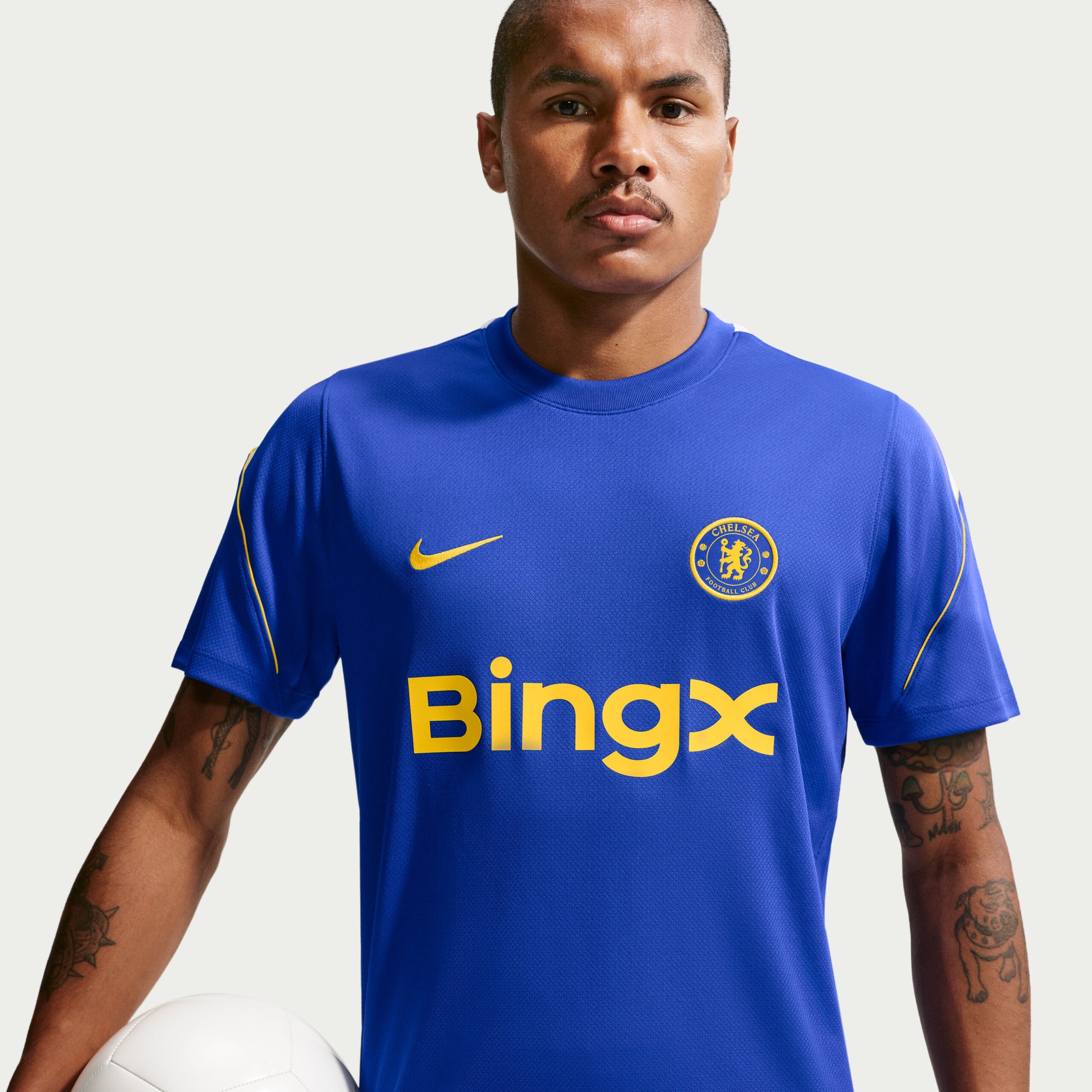 Nike Chelsea Strike Trainingsshirt 2026-2027 Blauw Goudgeel Wit Nike Chelsea Strike Trainingsset 2026-2027 Blauw Donkerblauw Goudgeel Wit - foto 4
