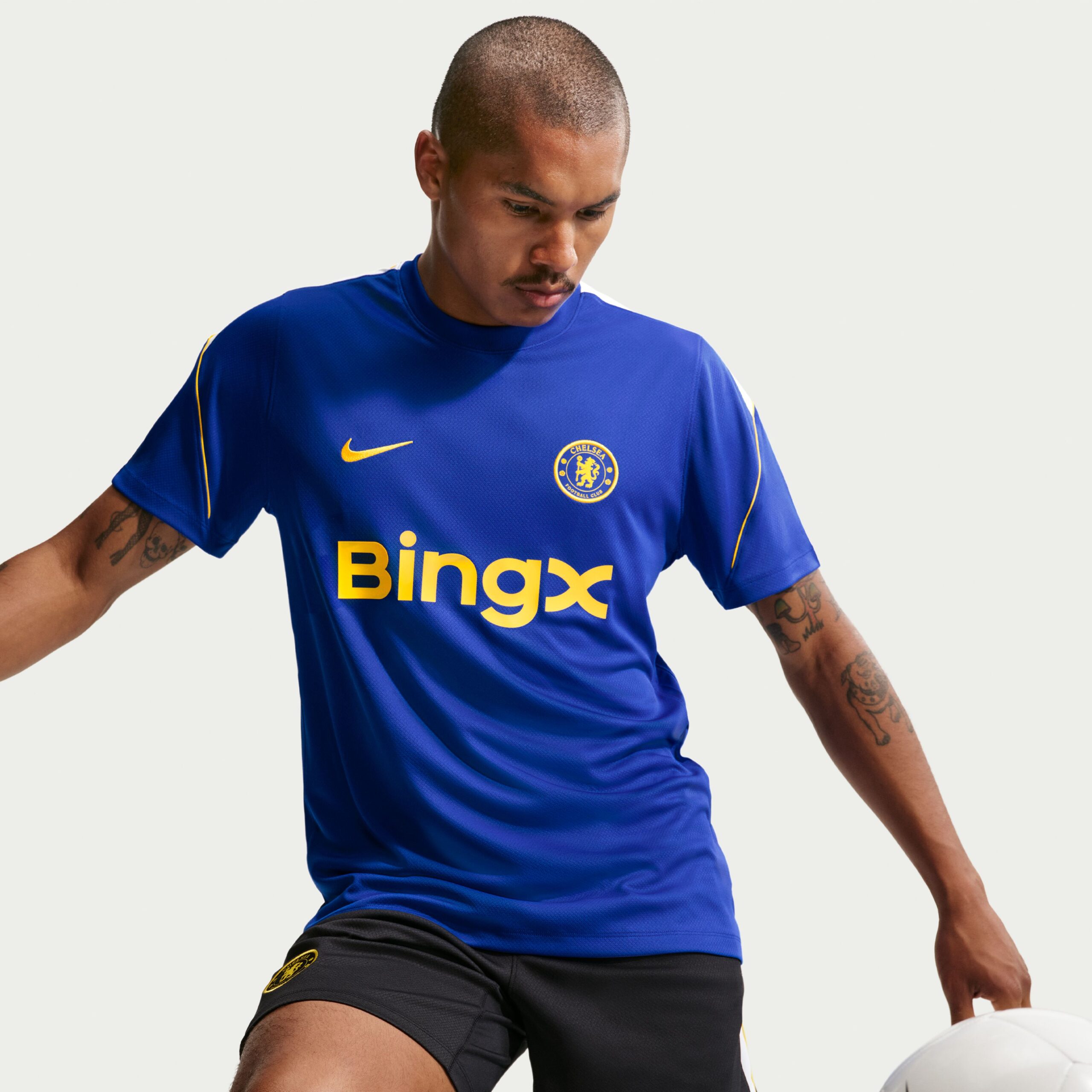 Nike Chelsea Strike Trainingsshirt 2026-2027 Blauw Goudgeel Wit Nike Chelsea Strike Trainingsset 2026-2027 Blauw Donkerblauw Goudgeel Wit - foto 5