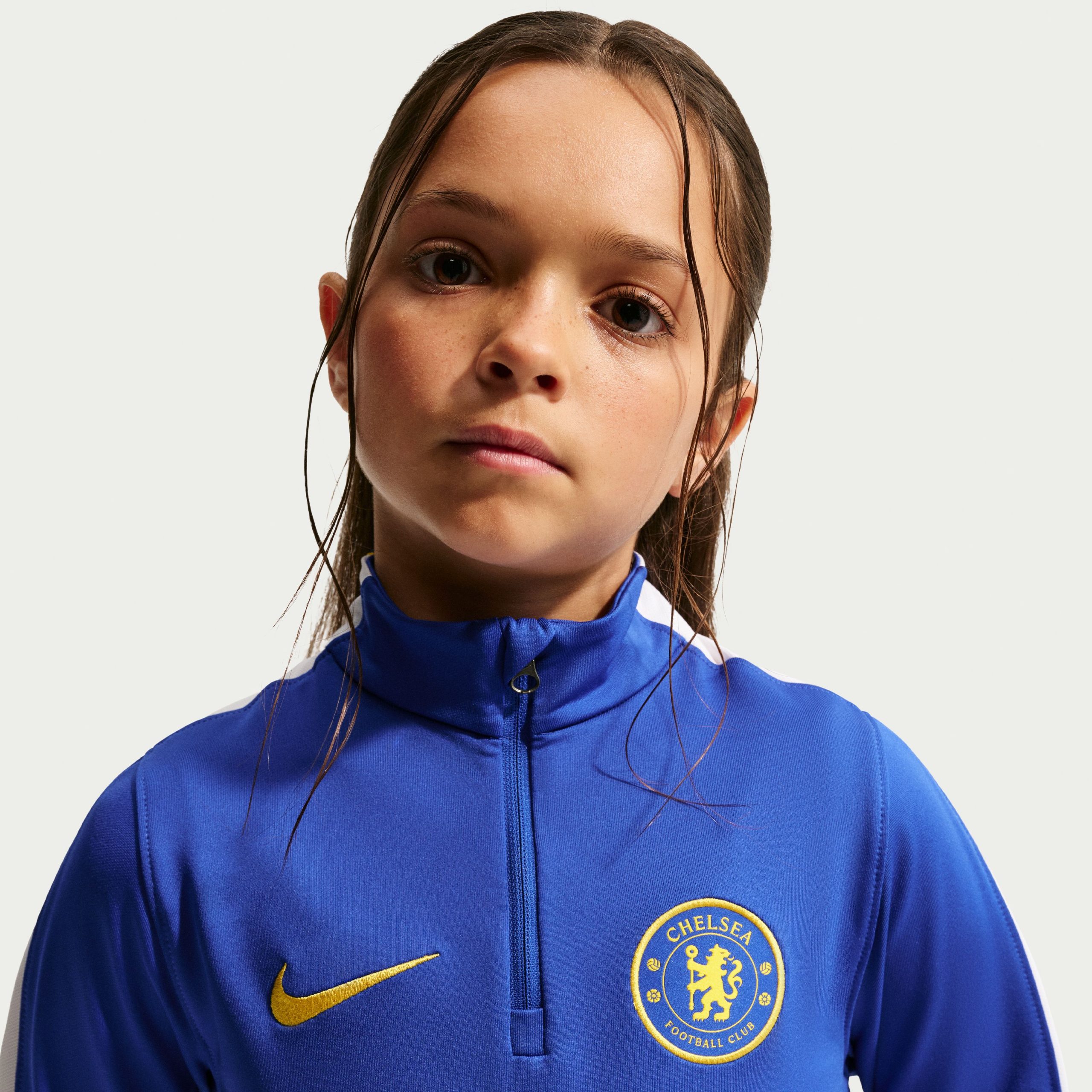 Nike Chelsea Strike Trainingstrui 1/4-Zip 2026-2027 Kids Blauw Goudgeel Wit Nike Chelsea Strike Trainingstrui 1/4-Zip 2026-2027 Kids Blauw Goudgeel Wit - foto 4