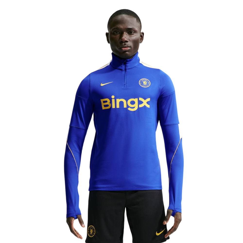 Nike Chelsea Strike Trainingstrui 1/4-Zip 2026-2027 Blauw Goudgeel Wit Nike Chelsea Strike Trainingstrui 1/4-Zip 2026-2027 Blauw Goudgeel Wit