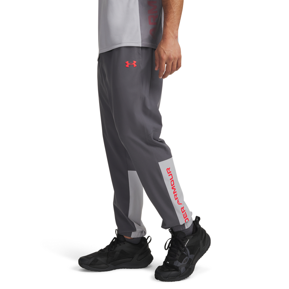 Under Armour Tech Utility Woven Trainingsbroek Donkergrijs Lichtgrijs Rood Under Armour Tech Utility Woven Trainingsbroek Donkergrijs Lichtgrijs Rood - Afbeelding 3