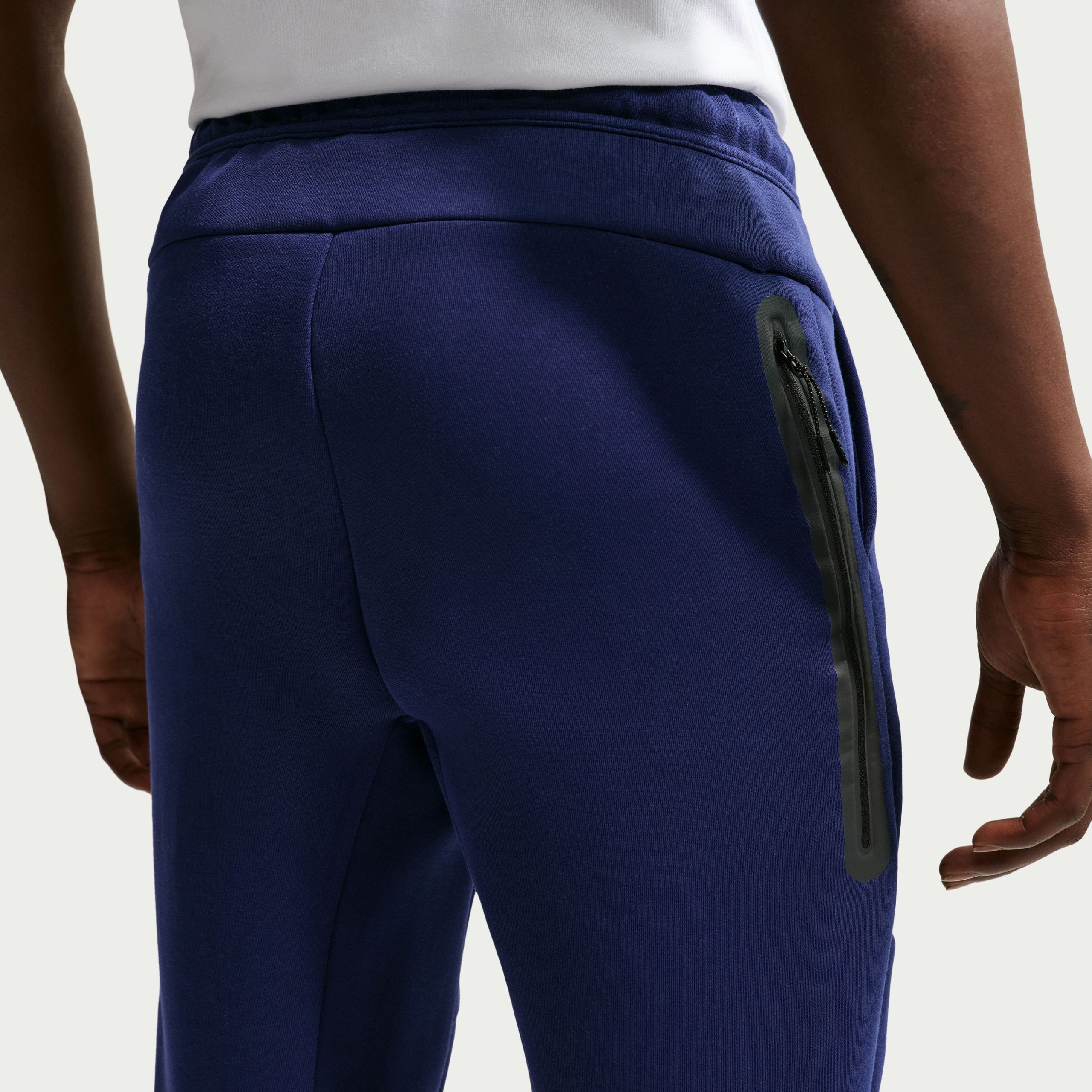 Nike Inter Milan Tech Fleece Joggingbroek 2026-2027 Donkerblauw Zwart Goudgeel Nike Inter Milan Tech Fleece Trainingspak 2026-2027 Donkerblauw Zwart Goudgeel - foto 7