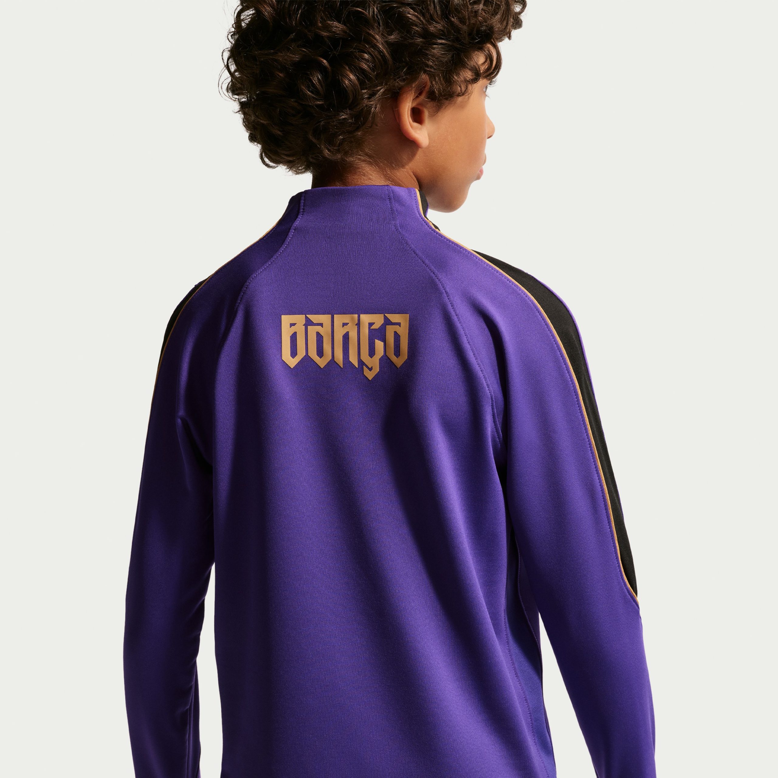 Nike FC Barcelona Strike Trainingstrui 1/4-Zip 2026-2027 Kids Paars Zwart Goud Nike FC Barcelona Strike Trainingstrui 1/4-Zip 2026-2027 Kids Paars Zwart Goud - foto 4