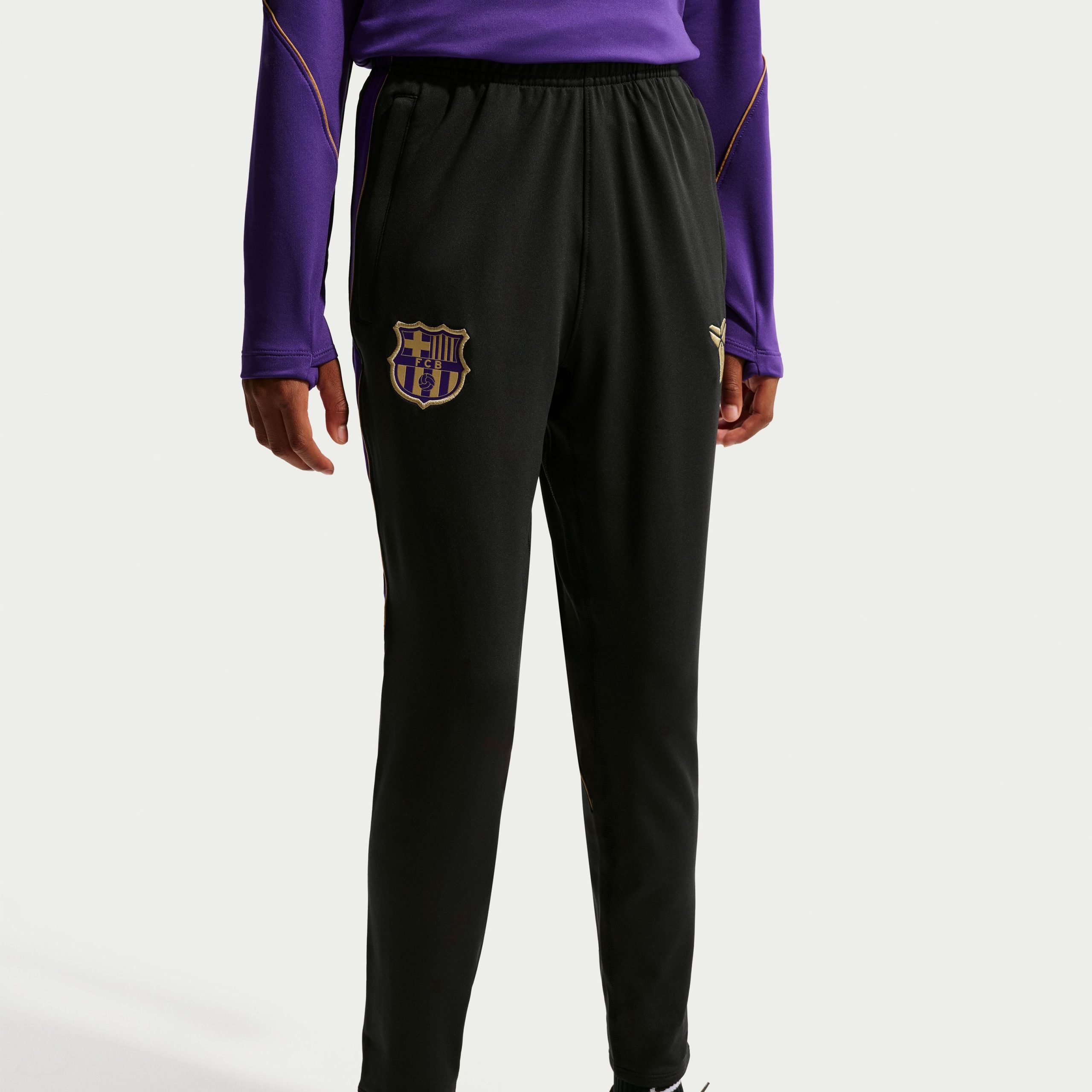 Nike FC Barcelona Strike Trainingsbroek 2026-2027 Kids Zwart Paars Goud Nike FC Barcelona Strike Trainingsbroek 2026-2027 Kids Zwart Paars Goud - foto 3