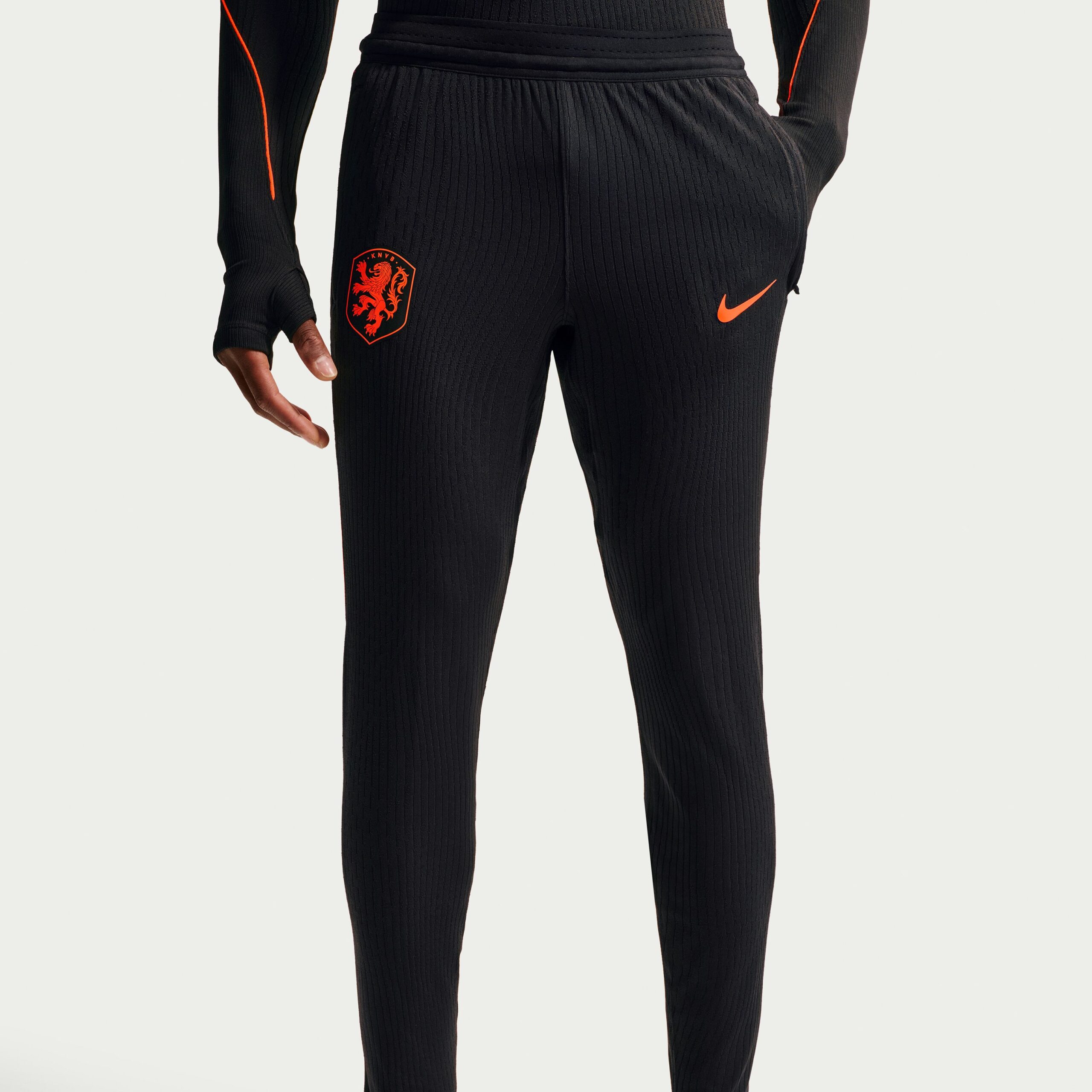 Nike Nederland Strike Elite Trainingsbroek 2026-2028 Zwart Oranje Nike Nederland Strike Elite Trainingsbroek 2026-2028 Zwart Oranje - foto 2