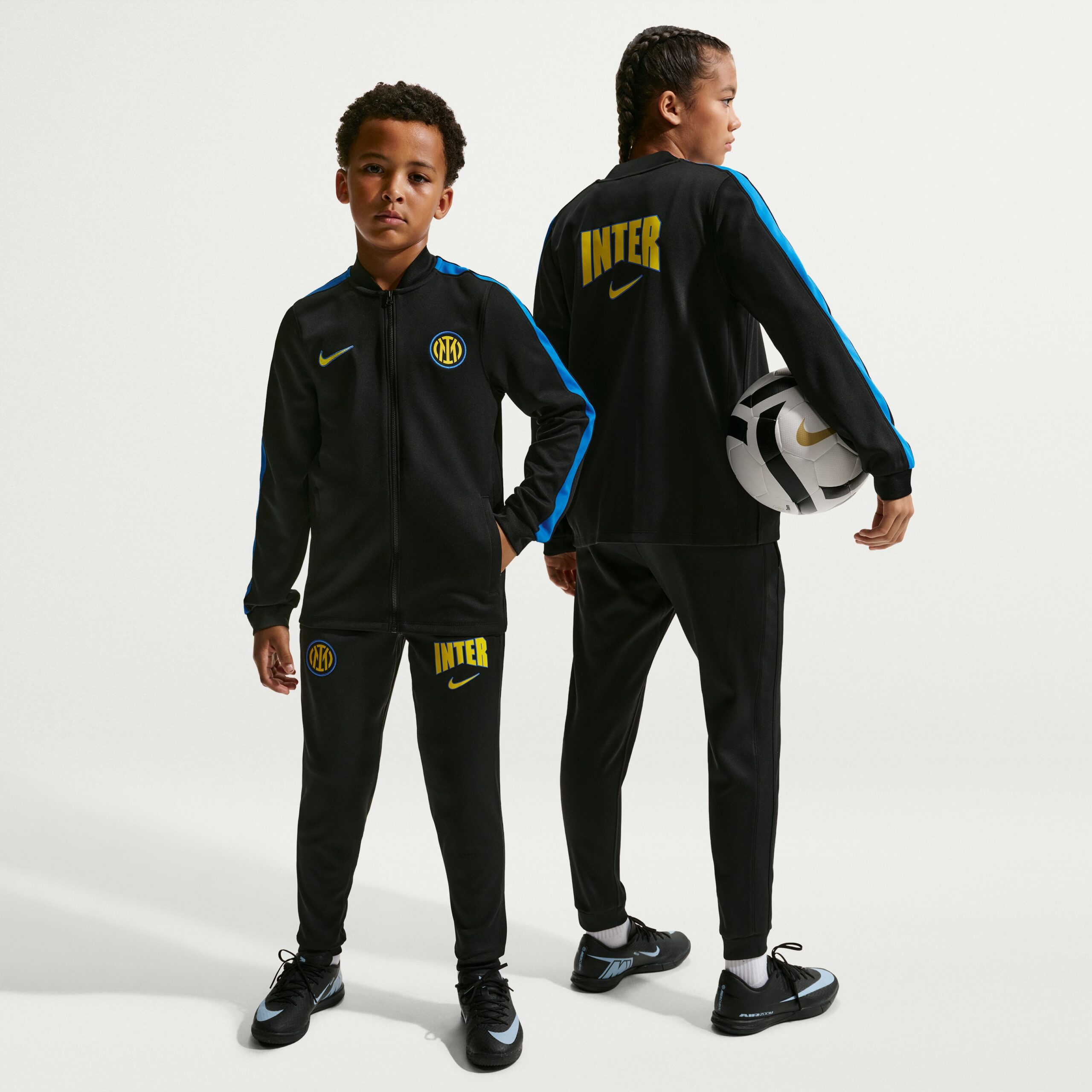 Nike Inter Milan Strike Trainingspak 2026-2027 Kids Zwart Donkerblauw Goudgeel Nike Inter Milan Strike Trainingspak 2026-2027 Kids Zwart Donkerblauw Goudgeel - foto 7