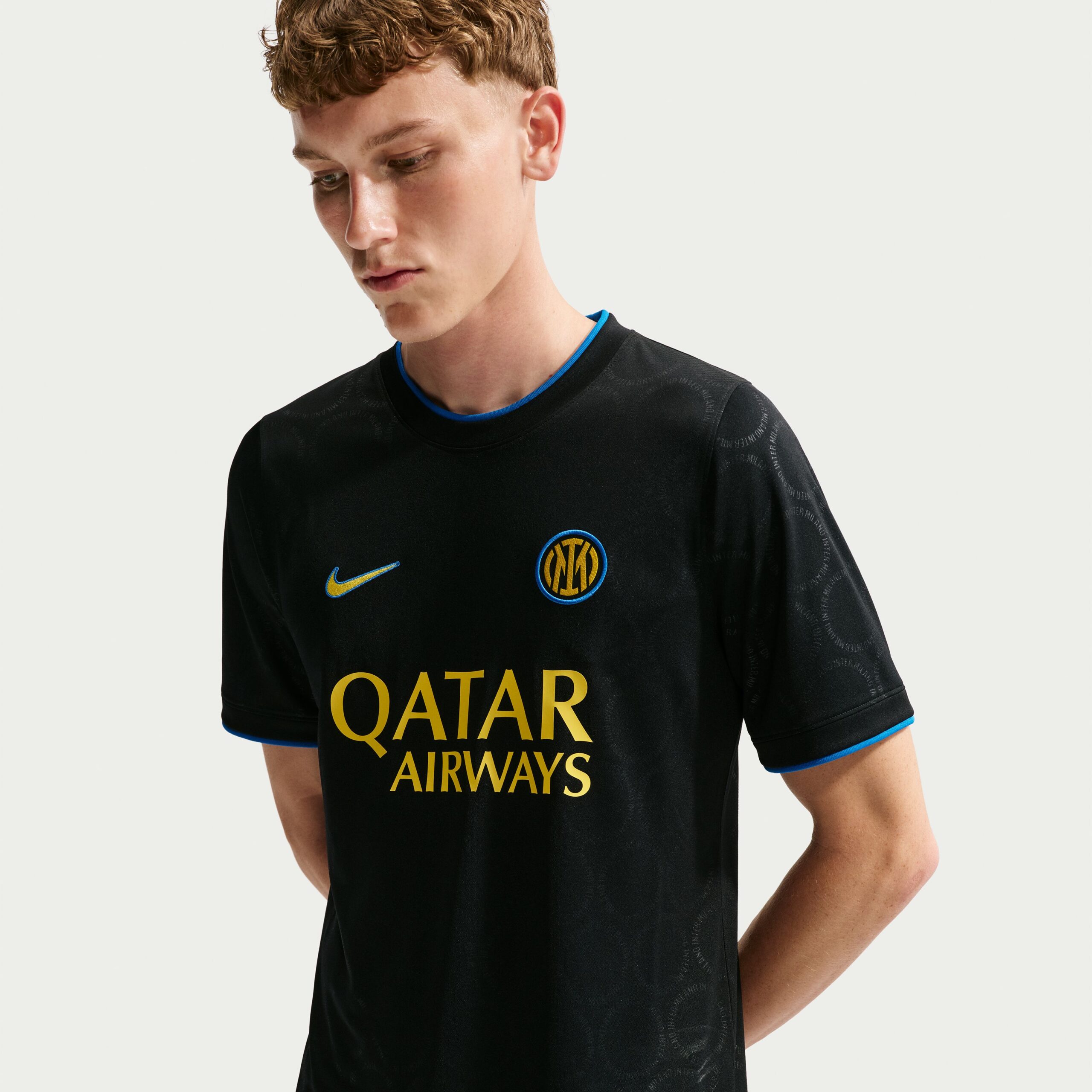 Nike Inter Milan Pre-Match Trainingsshirt 2026-2027 Zwart Blauw Goudgeel Nike Inter Milan Pre-Match Trainingsshirt 2026-2027 Zwart Blauw Goudgeel - foto 3