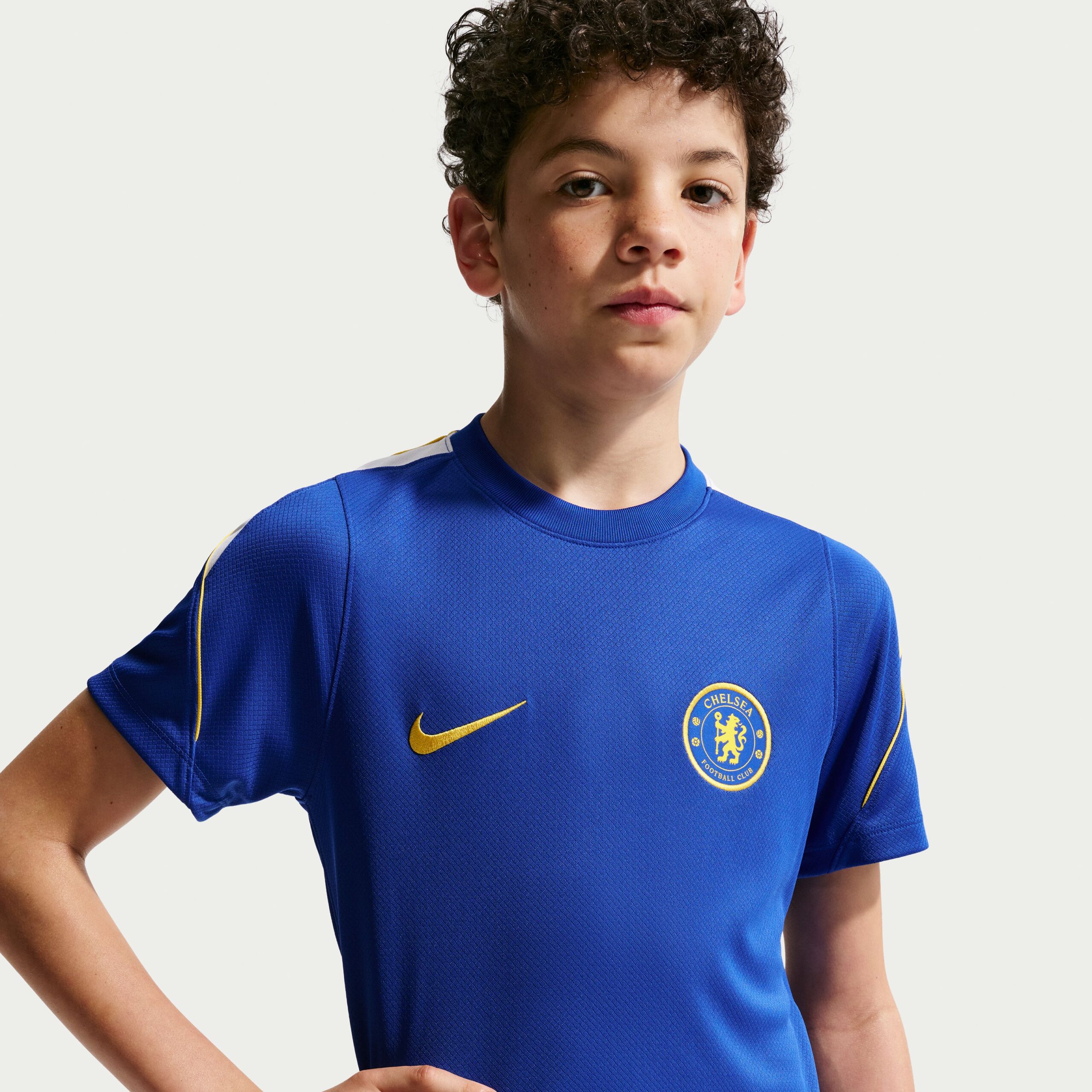 Nike Chelsea Strike Trainingsshirt 2026-2027 Kids Blauw Goudgeel Wit Nike Chelsea Strike Trainingsset 2026-2027 Kids Blauw Donkerblauw Goudgeel Wit - foto 5
