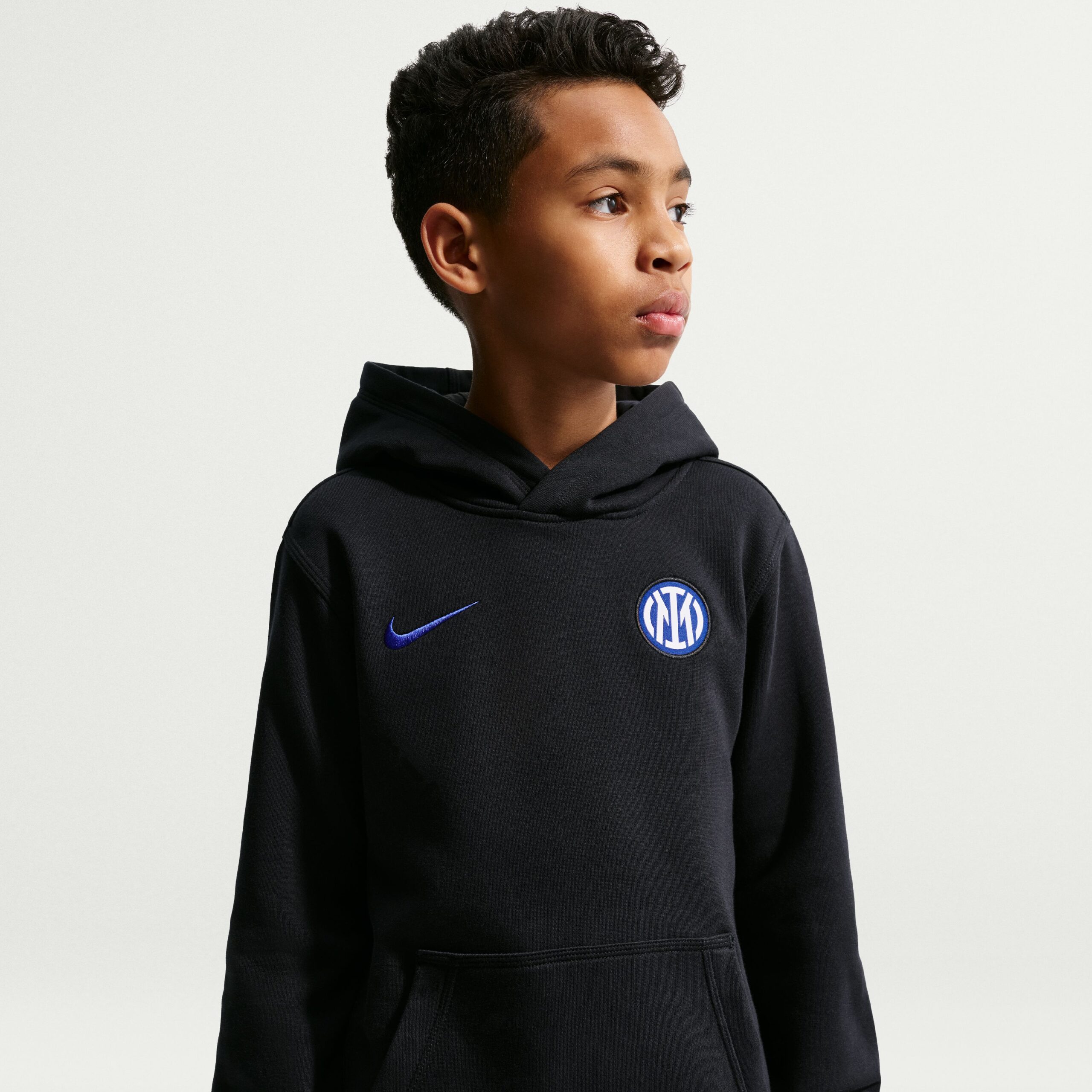 Nike Inter Milan Club Sportswear Trainingspak Hooded 2026-2027 Kids Zwart Donkerblauw Nike Inter Milan Club Sportswear Hoodie 2026-2027 Kids Zwart Donkerblauw - foto 3
