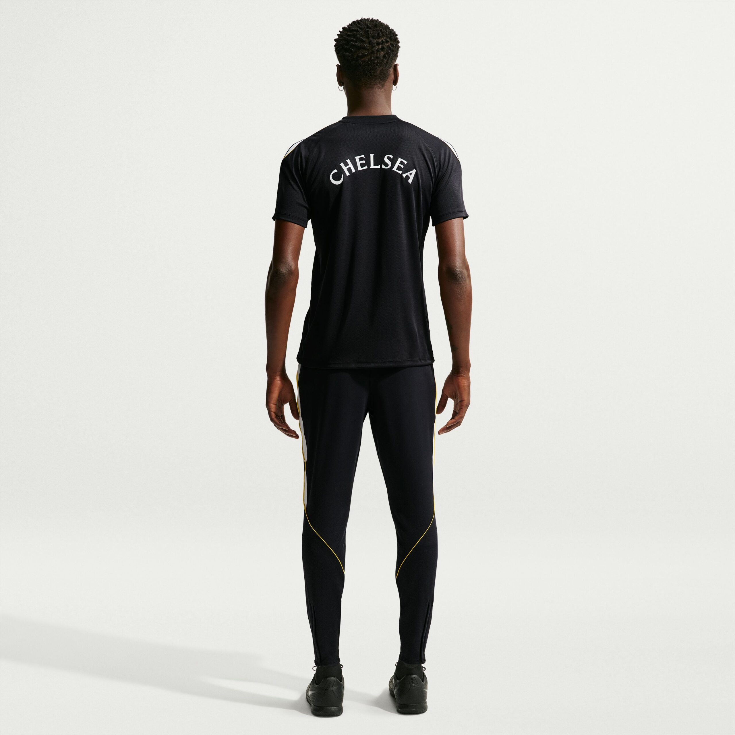 Nike Chelsea Strike Trainingsbroek 2026-2027 Donkerblauw Wit Goudgeel Nike Chelsea Strike Trainingsbroek 2026-2027 Donkerblauw Wit Goudgeel - foto 2